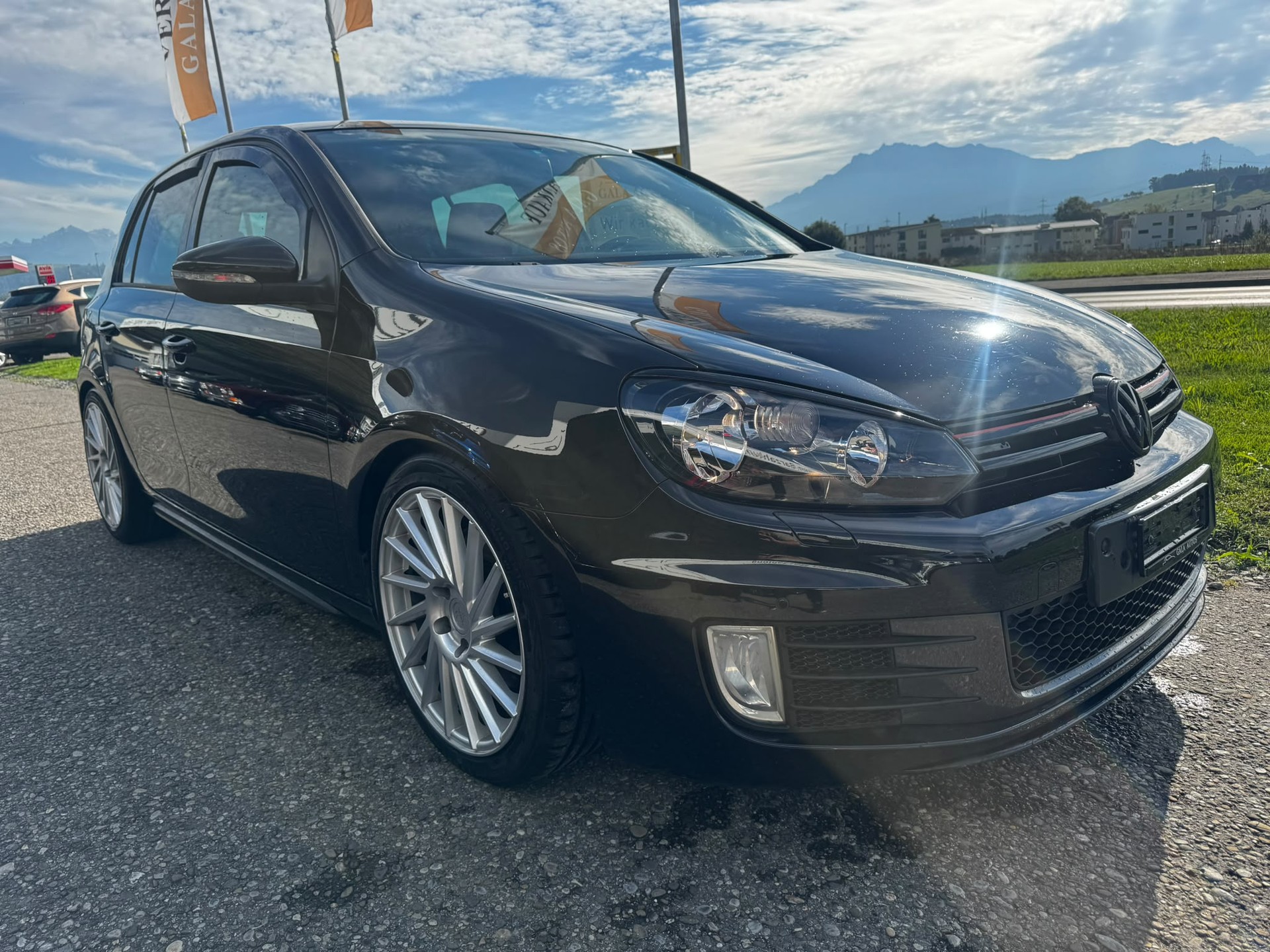 VW Golf 2.0 TDI GT-image-2