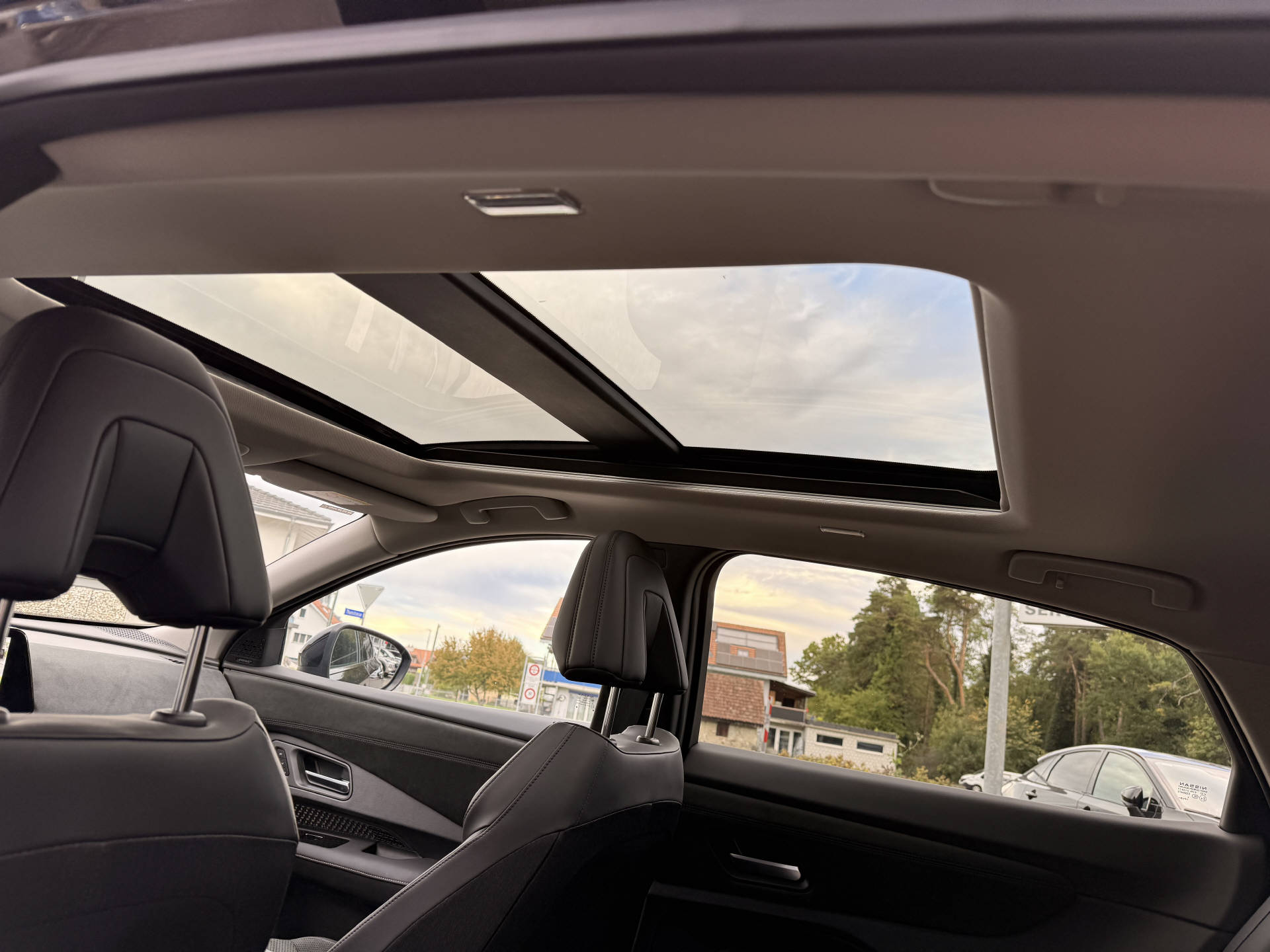 NISSAN Ariya Evolve e-4orce-image-6