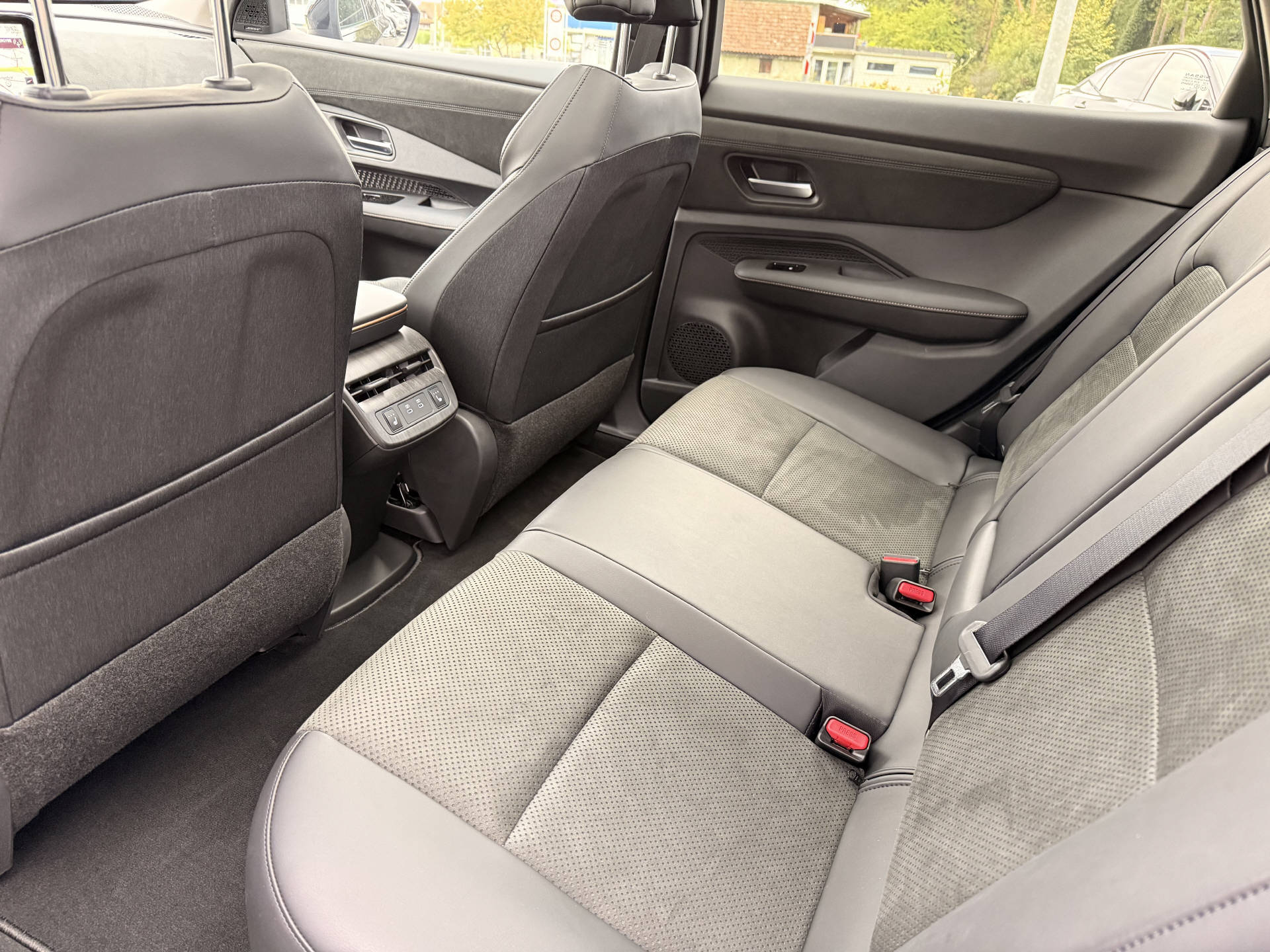 NISSAN Ariya Evolve e-4orce-image-5