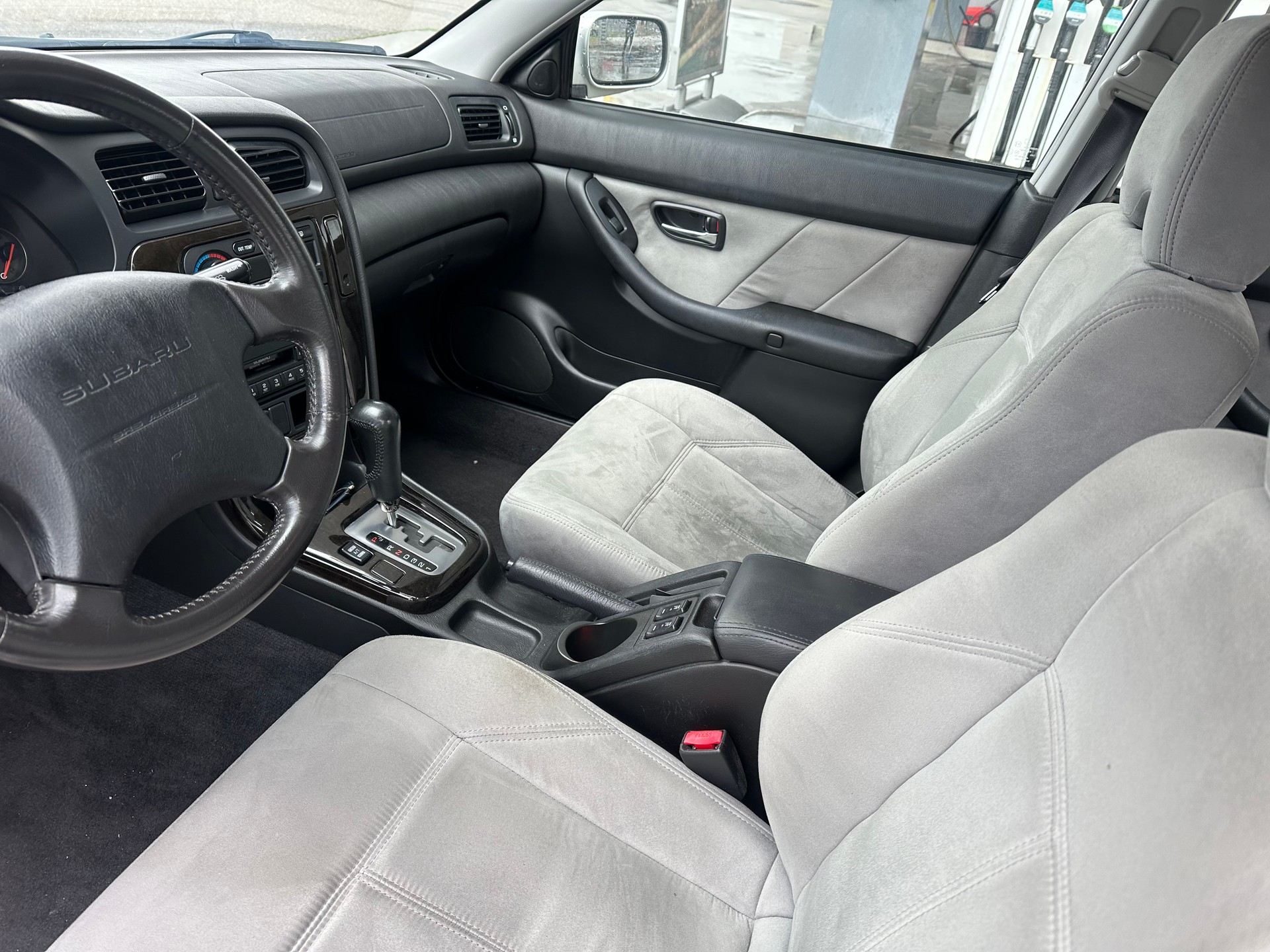 SUBARU Legacy 2.5 Limited-image-6