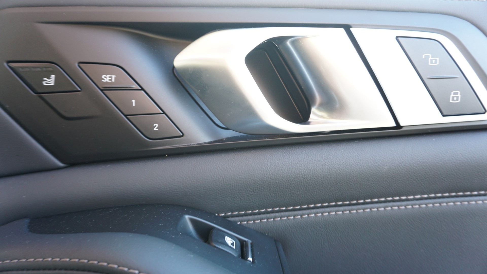 BMW X5 xDrive 48V 40d M Sport Steptronic-image-19