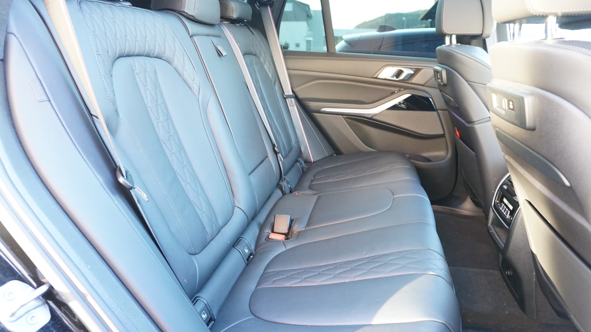 BMW X5 xDrive 48V 40d M Sport Steptronic-image-16