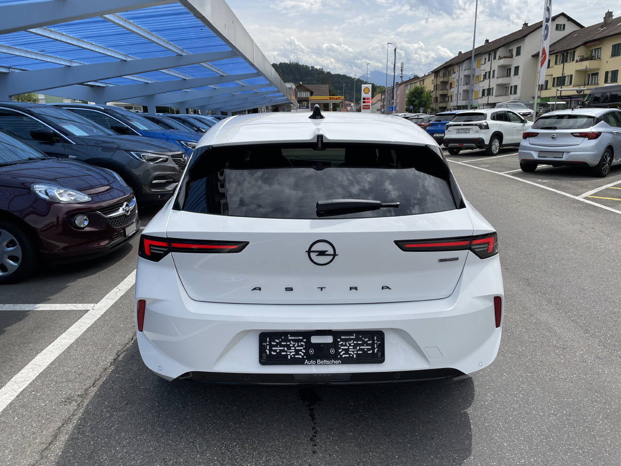 OPEL Astra 1.6 T PHEV 180 Swiss Plus-image-4