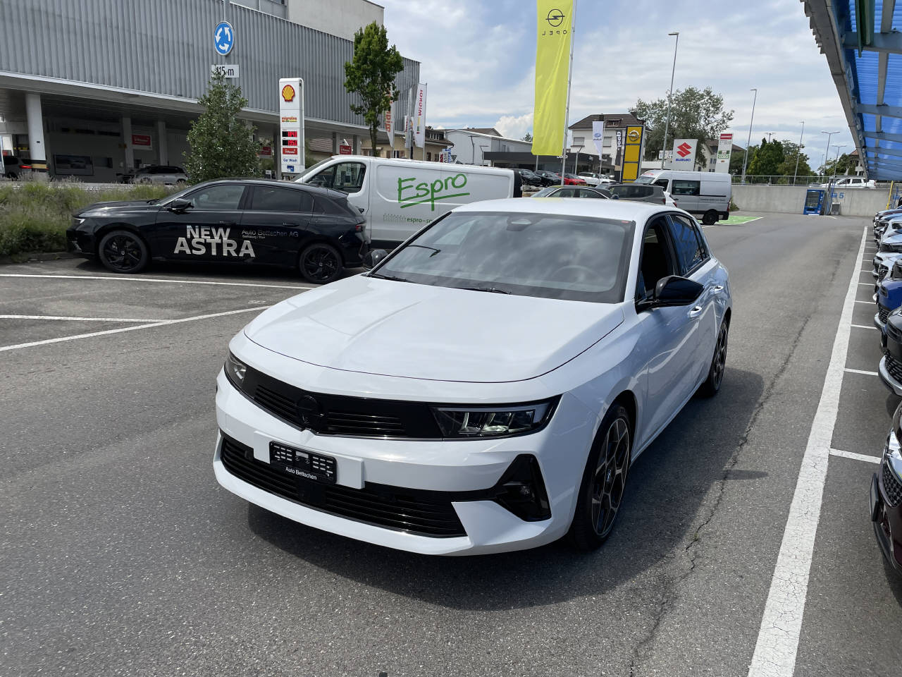 OPEL Astra 1.6 T PHEV 180 Swiss Plus-image-2