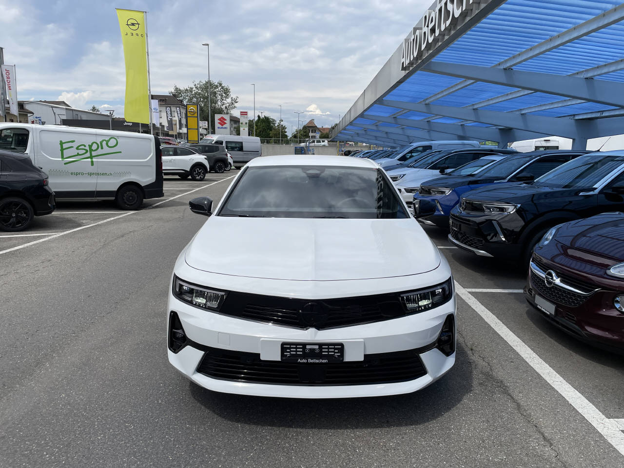OPEL Astra 1.6 T PHEV 180 Swiss Plus-image-1