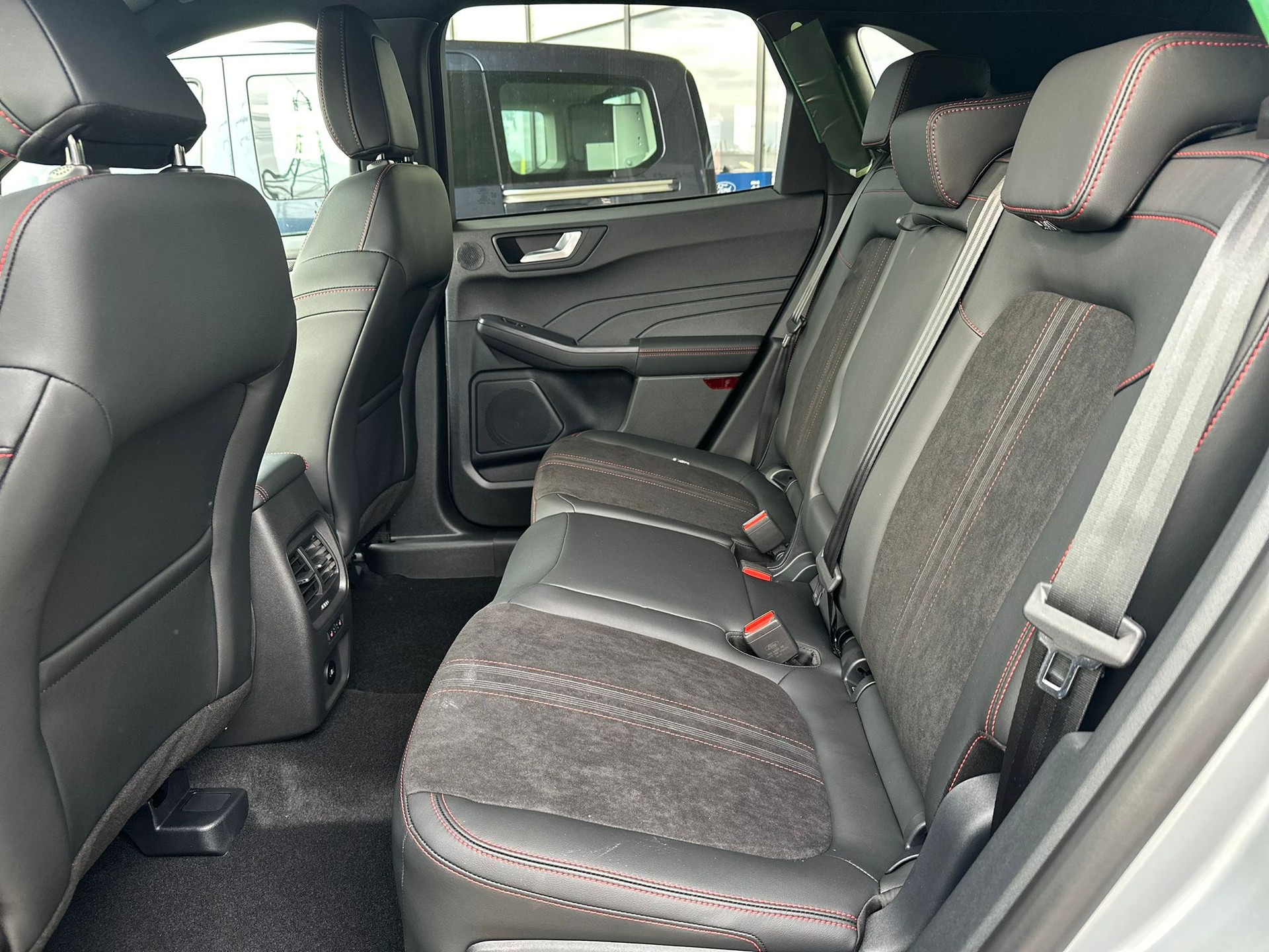 FORD Kuga 2.5 PHEV ST-Line X FWD-image-10
