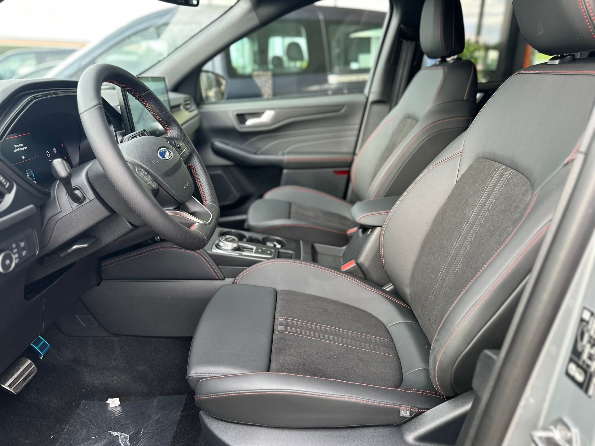 FORD Kuga 2.5 PHEV ST-Line X FWD-image-9