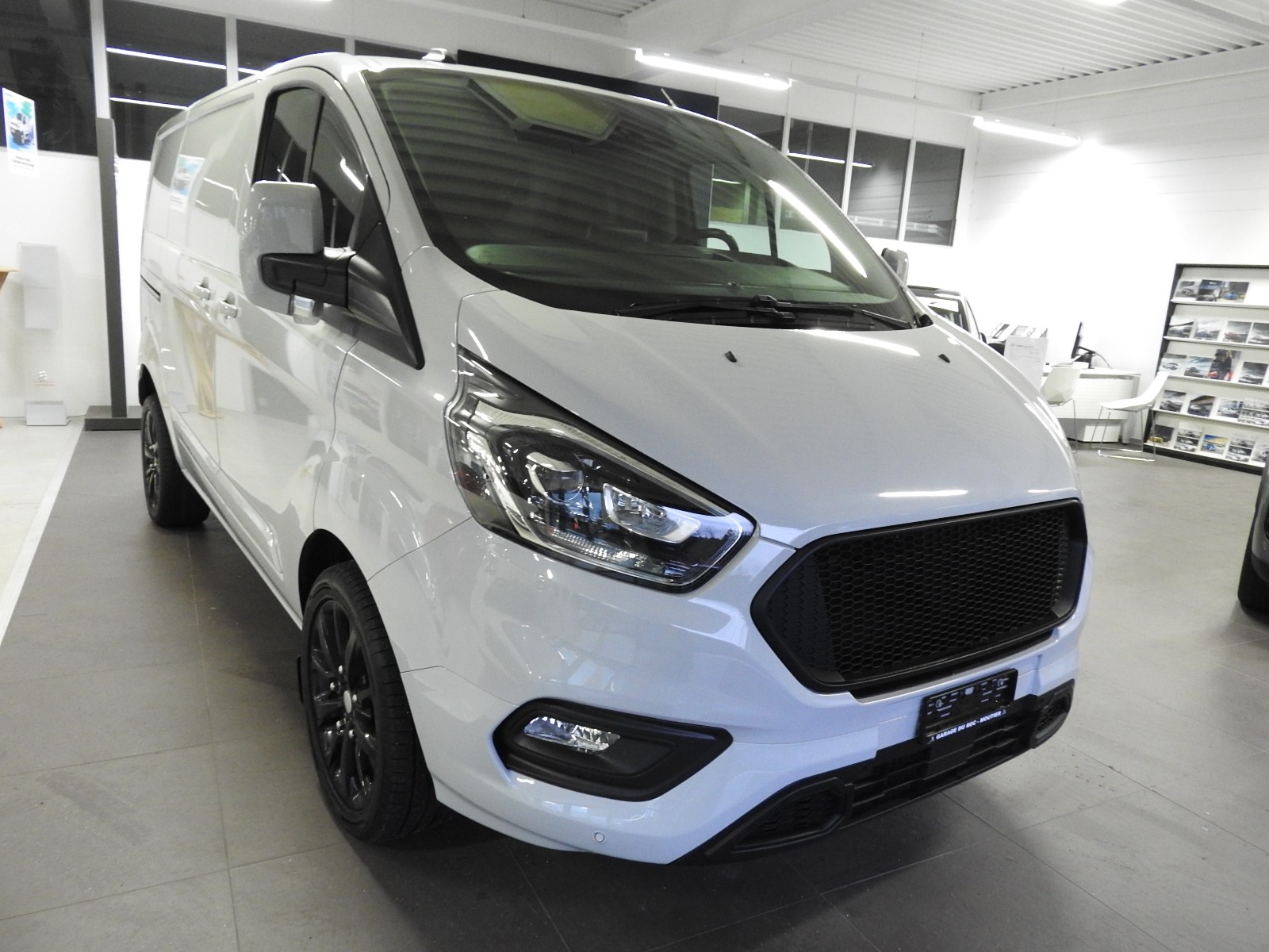 FORD Transit Custom Van 280 L1H1 TDCI-image-1