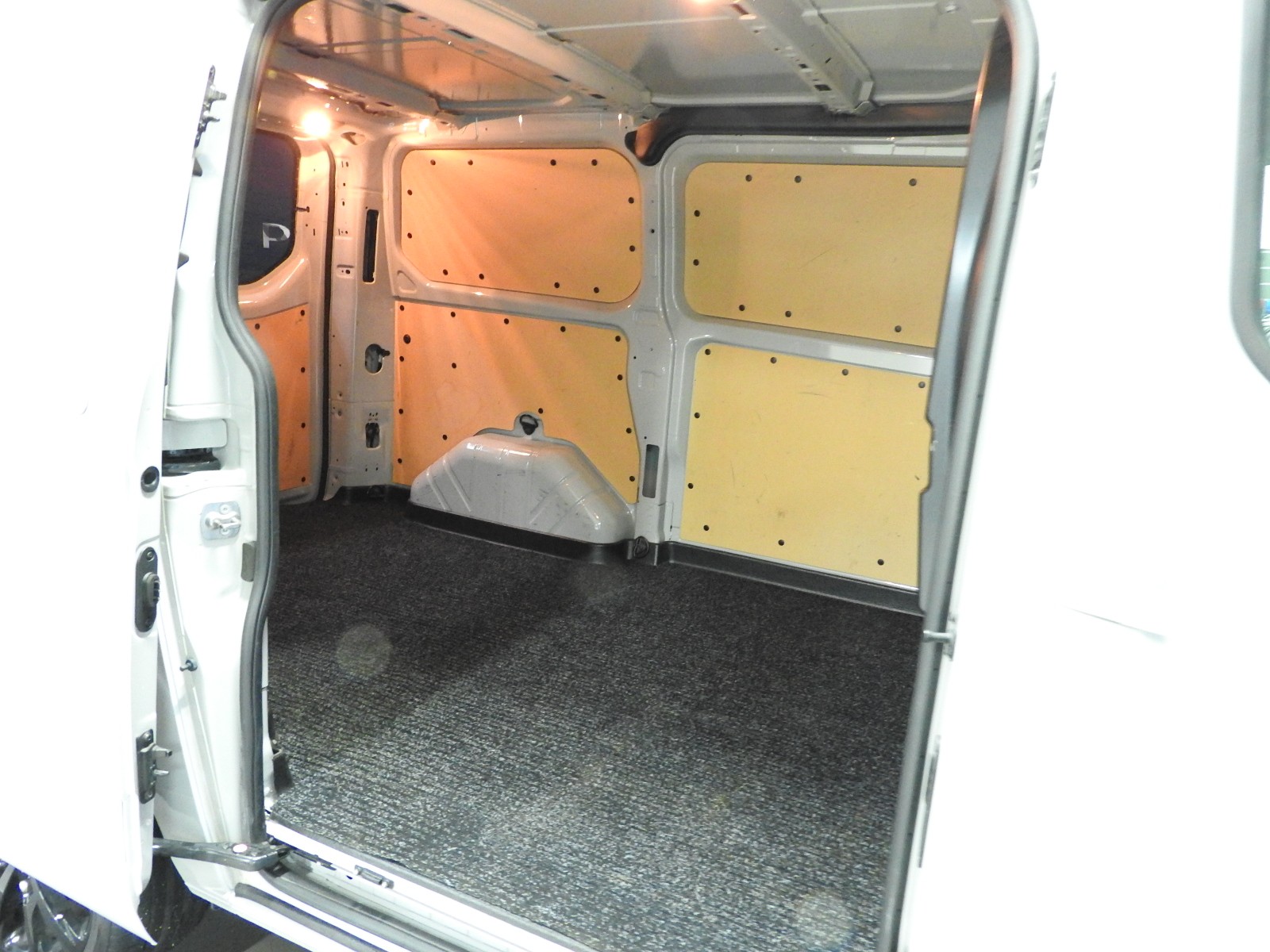 FORD Transit Custom Van 280 L1H1 TDCI-image-12