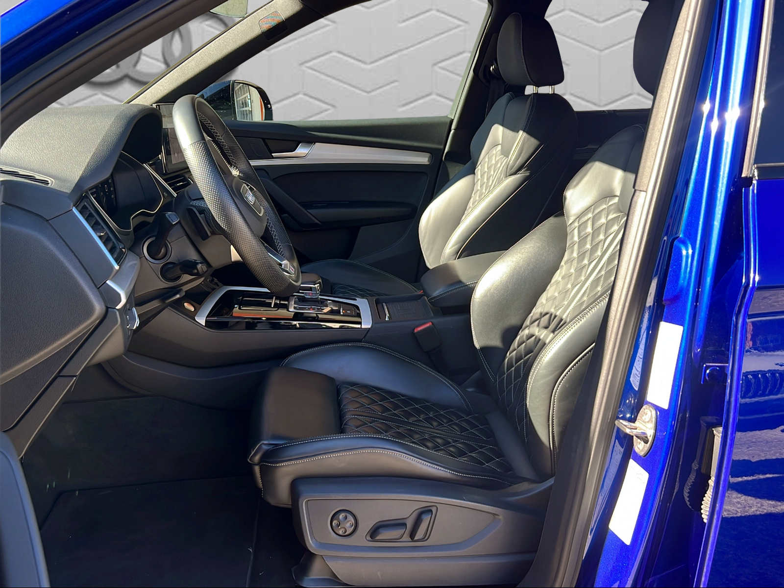 AUDI Q5 Sportback 55 TFSI e PHEV S line quattro S-tronic-image-6