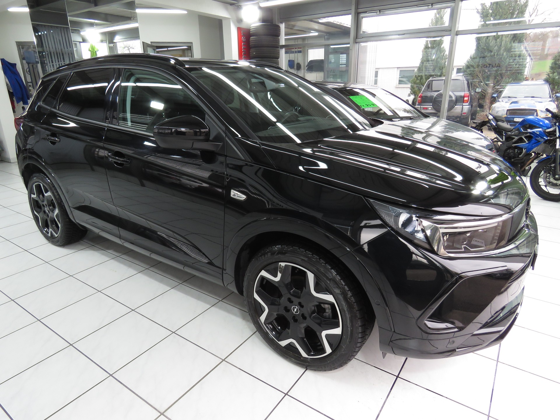 OPEL Grandland 1.2i TP Blitz Automatik-image-2