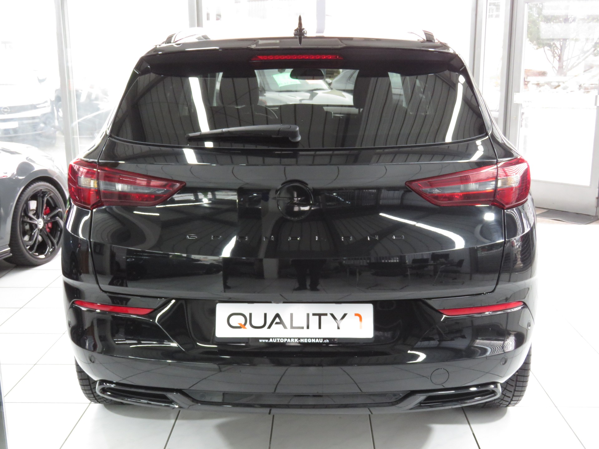 OPEL Grandland 1.2i TP Blitz Automatik-image-4