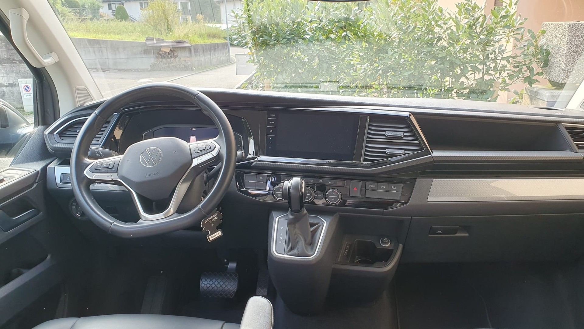 VW T6.1 Multivan 2.0 Bi-TDI Generation Six 4Motion DSG-image-2