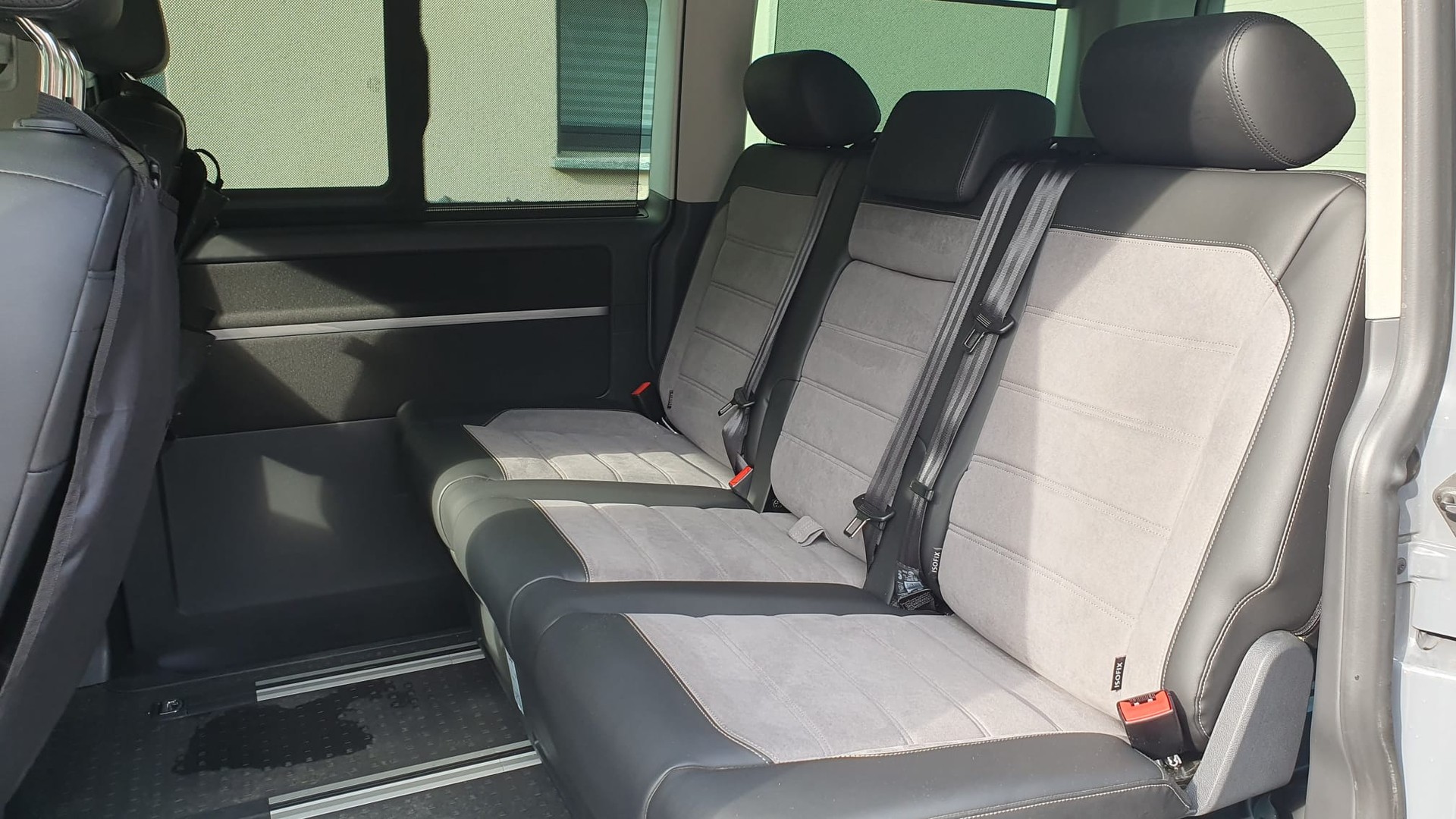 VW T6.1 Multivan 2.0 Bi-TDI Generation Six 4Motion DSG-image-4
