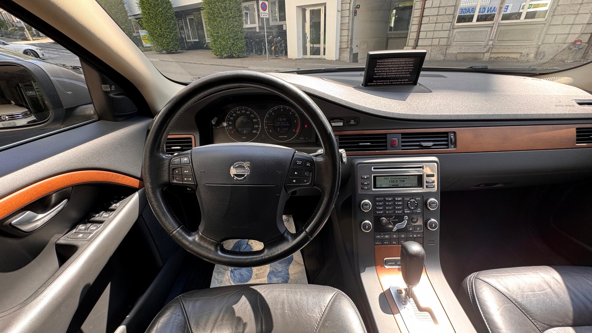 VOLVO XC70 D5 AWD Summum Geartronic-image-10