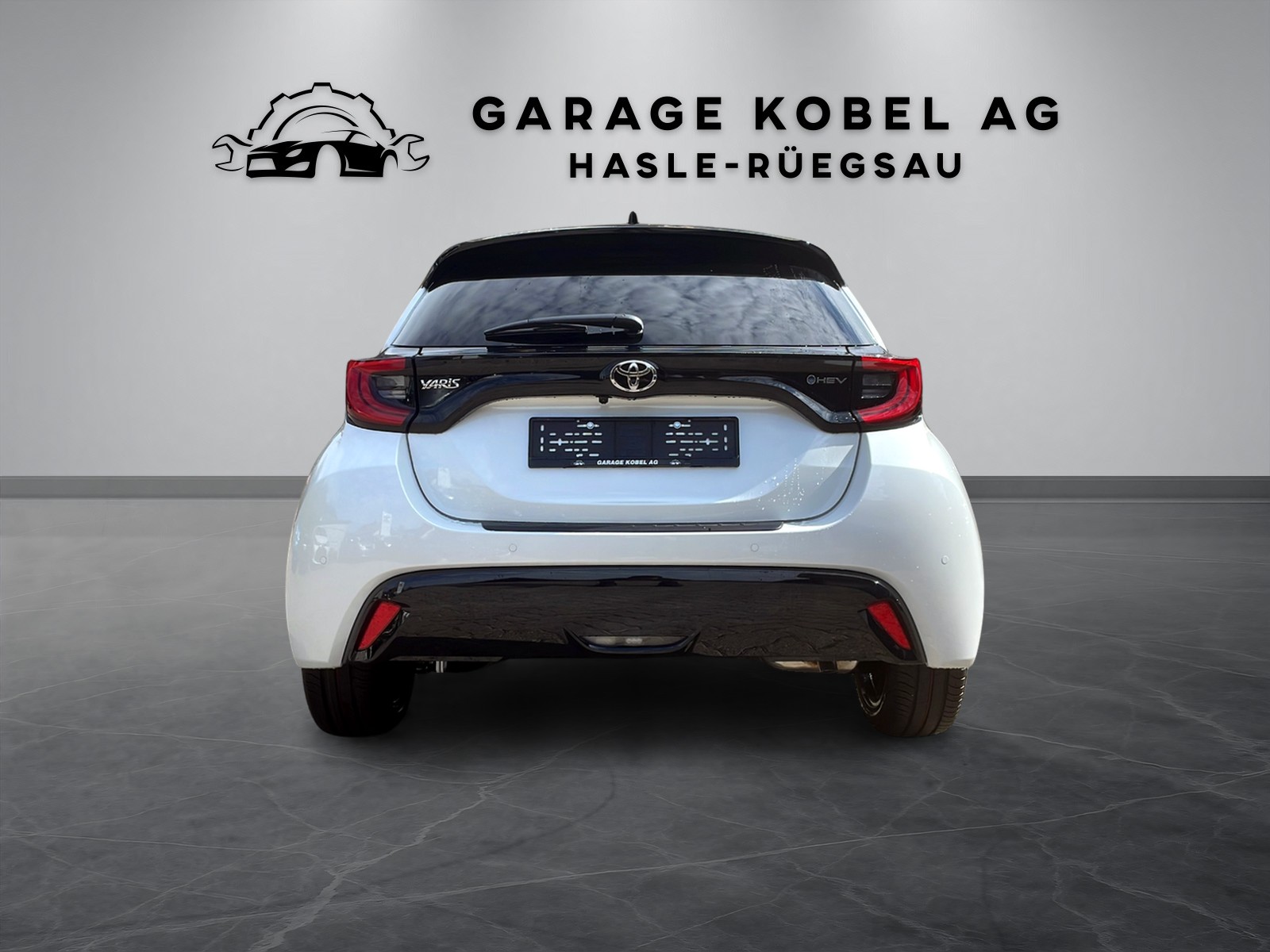 TOYOTA Yaris 1.5 Style e-CVT-showroom-element-3