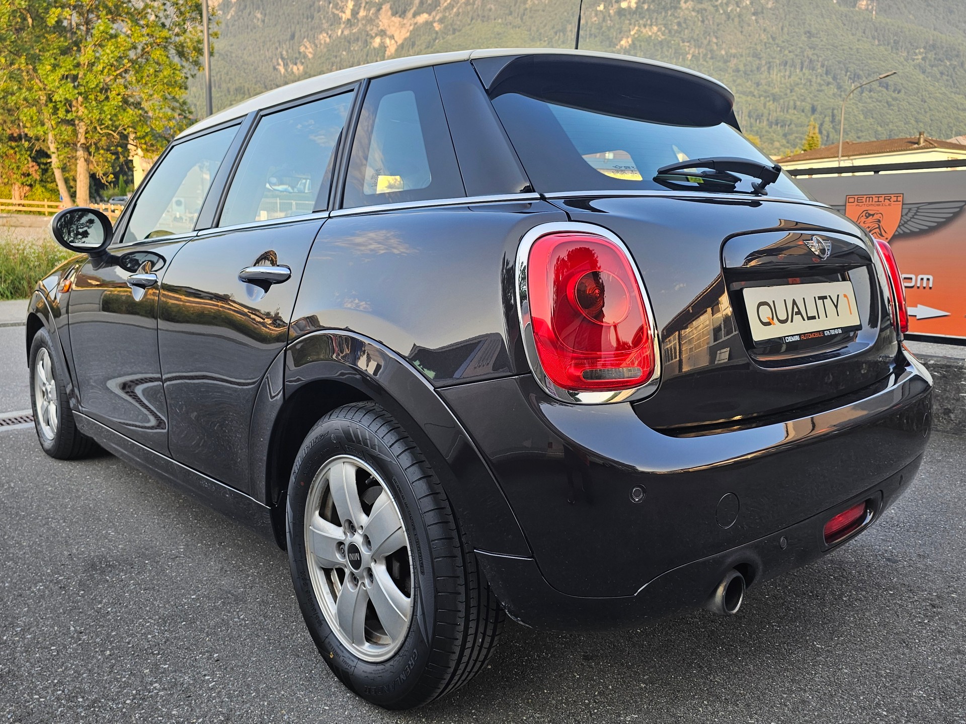 MINI Cooper-image-2