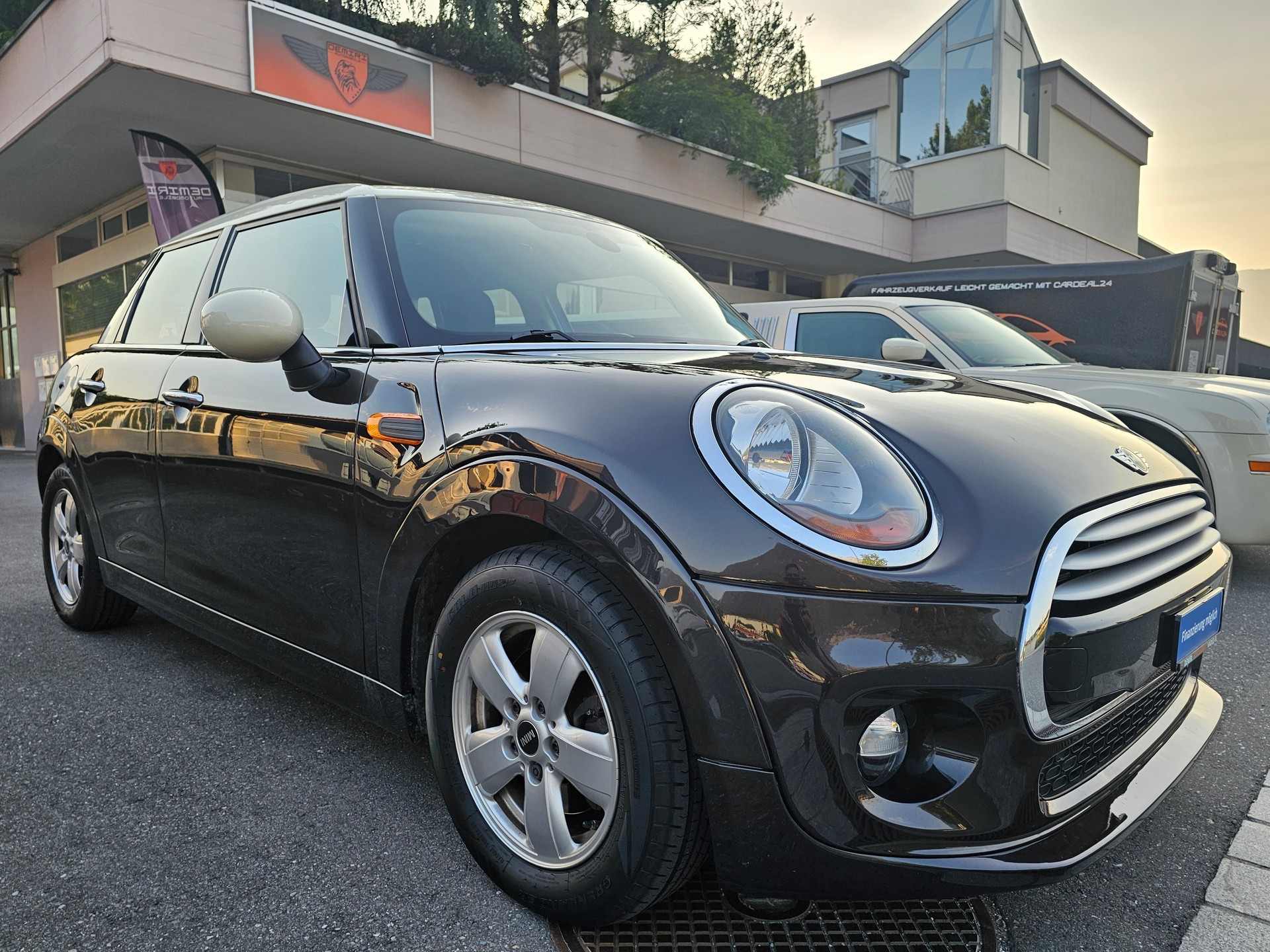 MINI Cooper-image-3