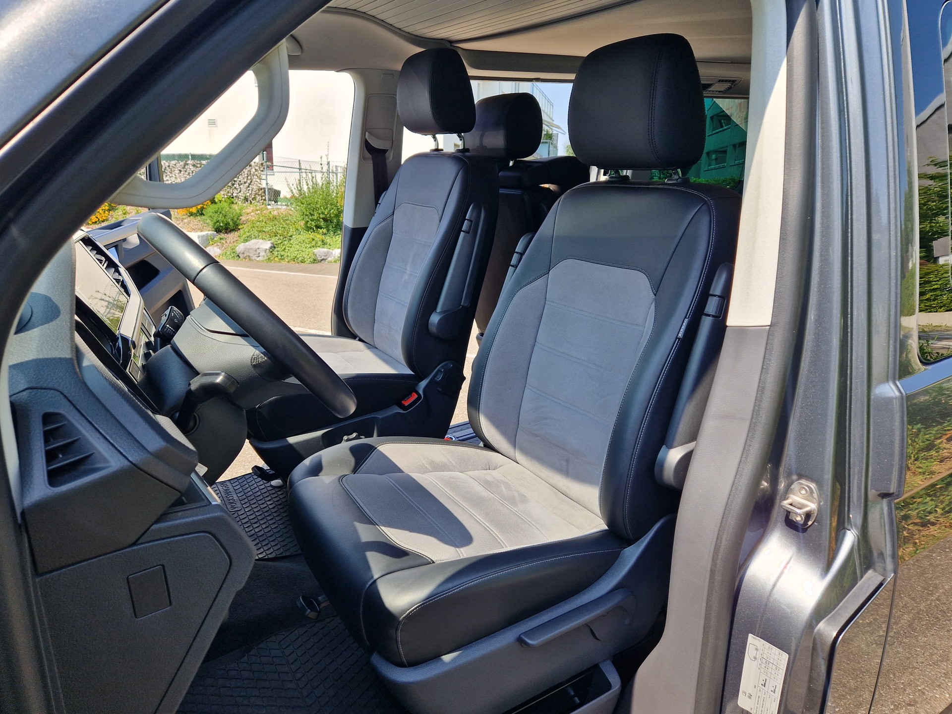 VW T6.1 California 2.0 Bi-TDI Beach 4Motion DSG-image-11