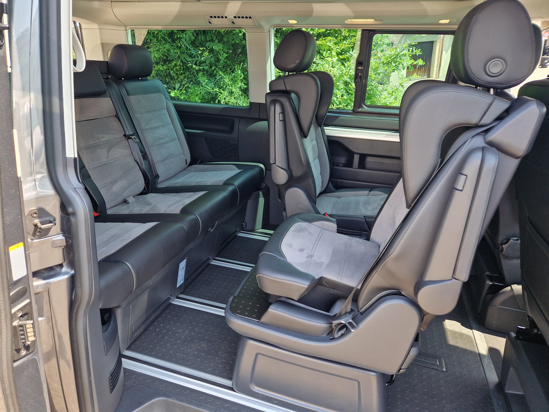 VW T6.1 California 2.0 Bi-TDI Beach 4Motion DSG-image-6