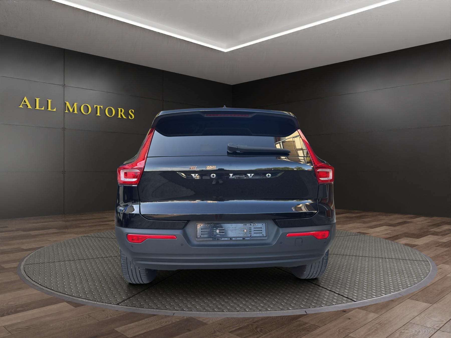 VOLVO XC40 D3 AWD Momentum-image-3