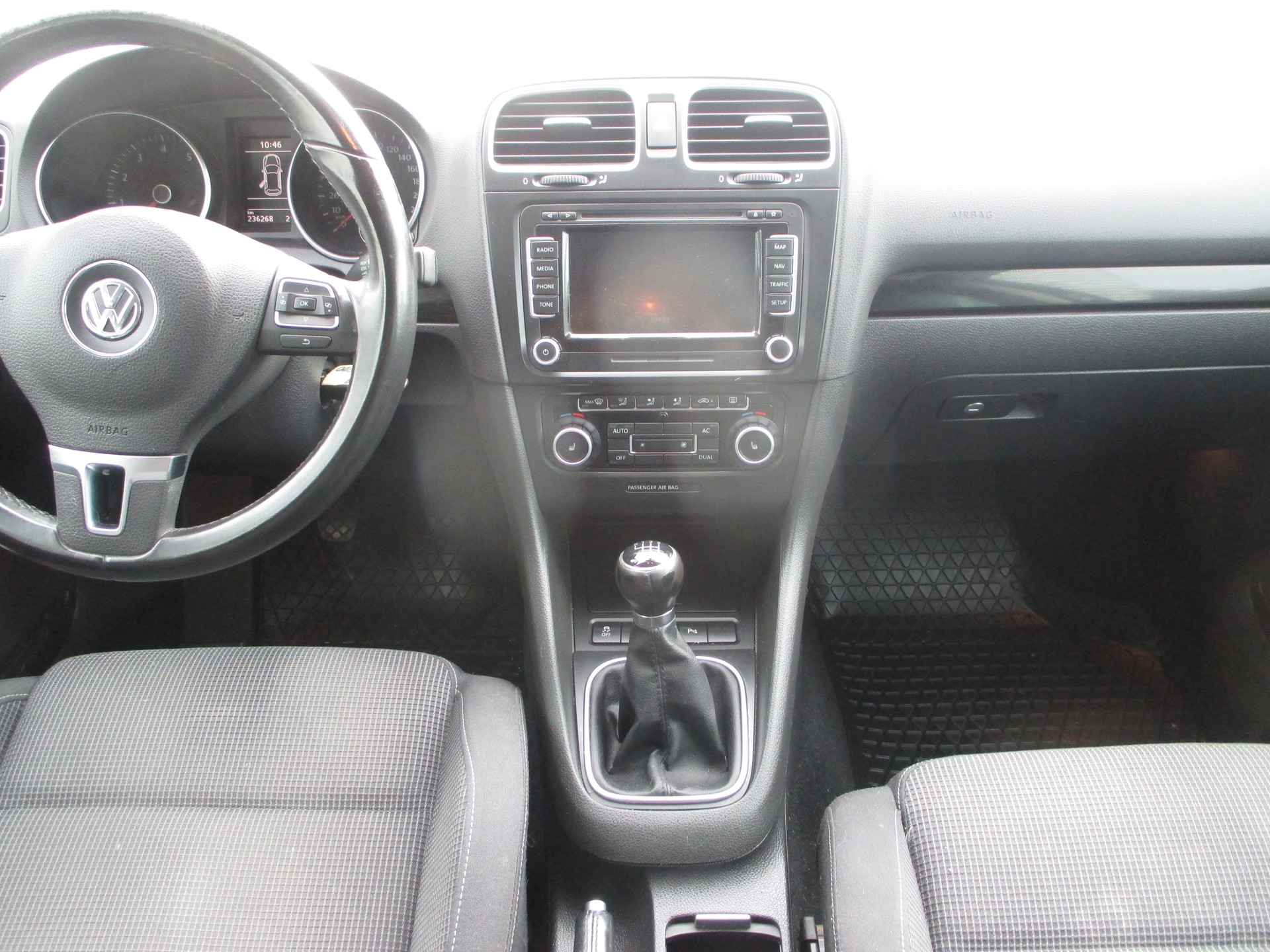 VW Golf 1.4 TSI Highline-image-10