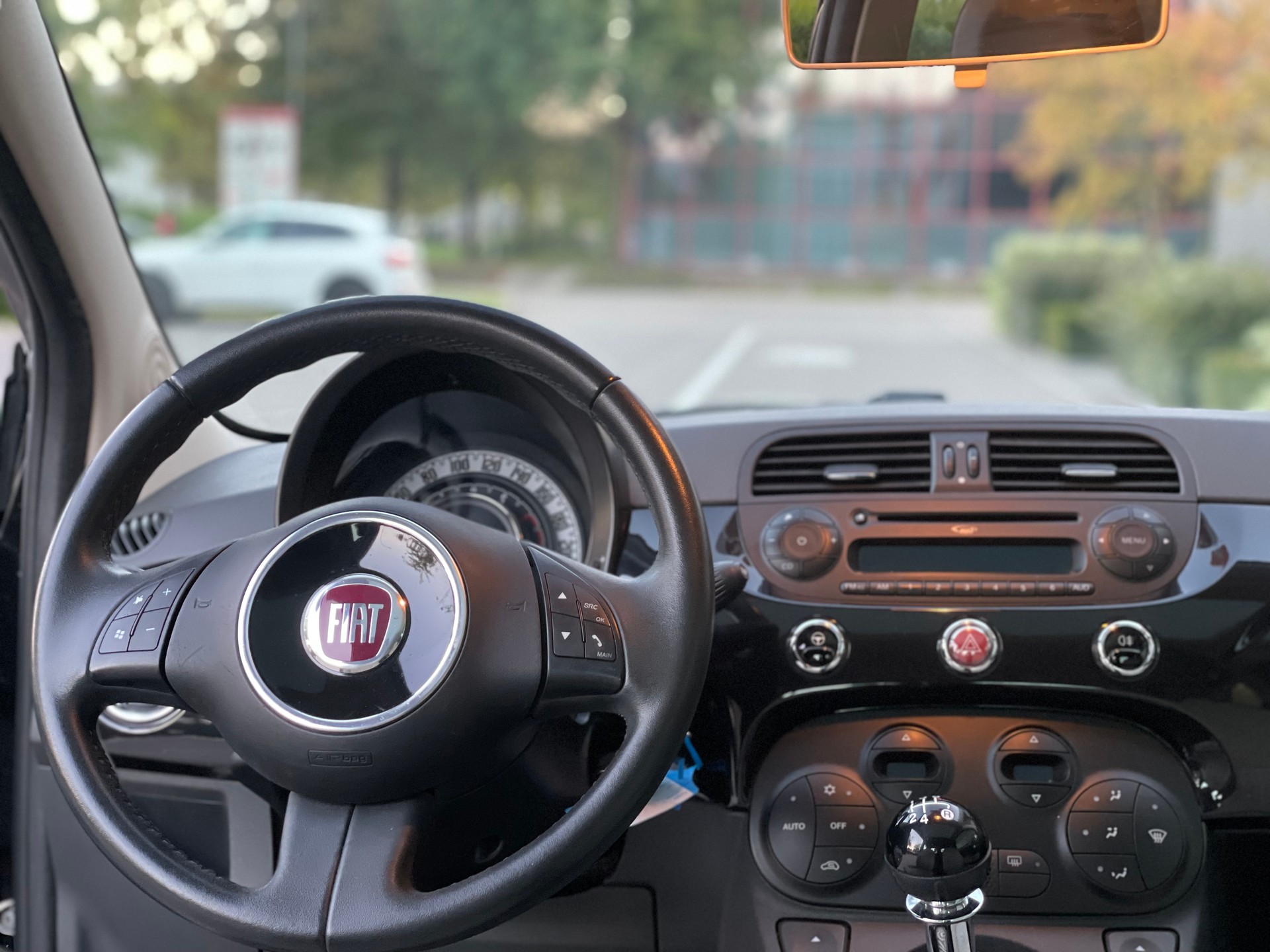 FIAT 500 1.2 Lounge-image-8