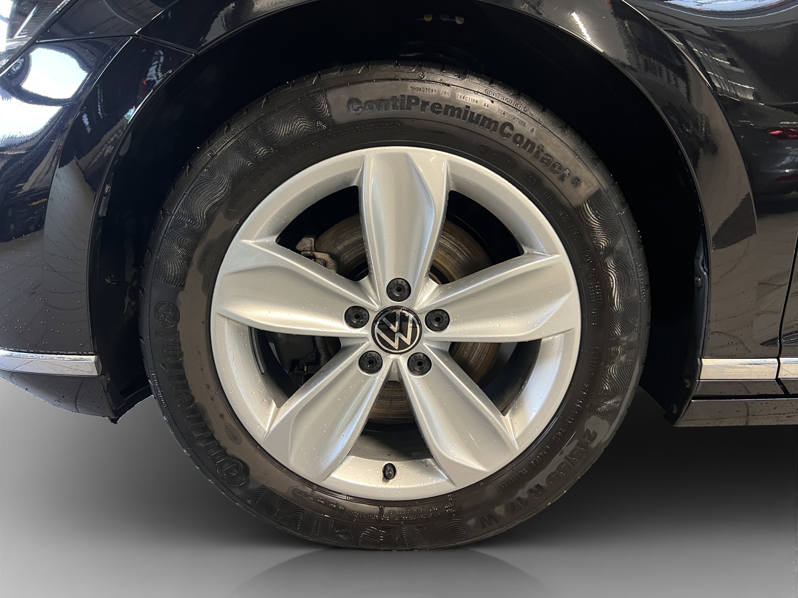 VW Passat 2.0 TDI BMT Elegance 4Motion DSG-image-13