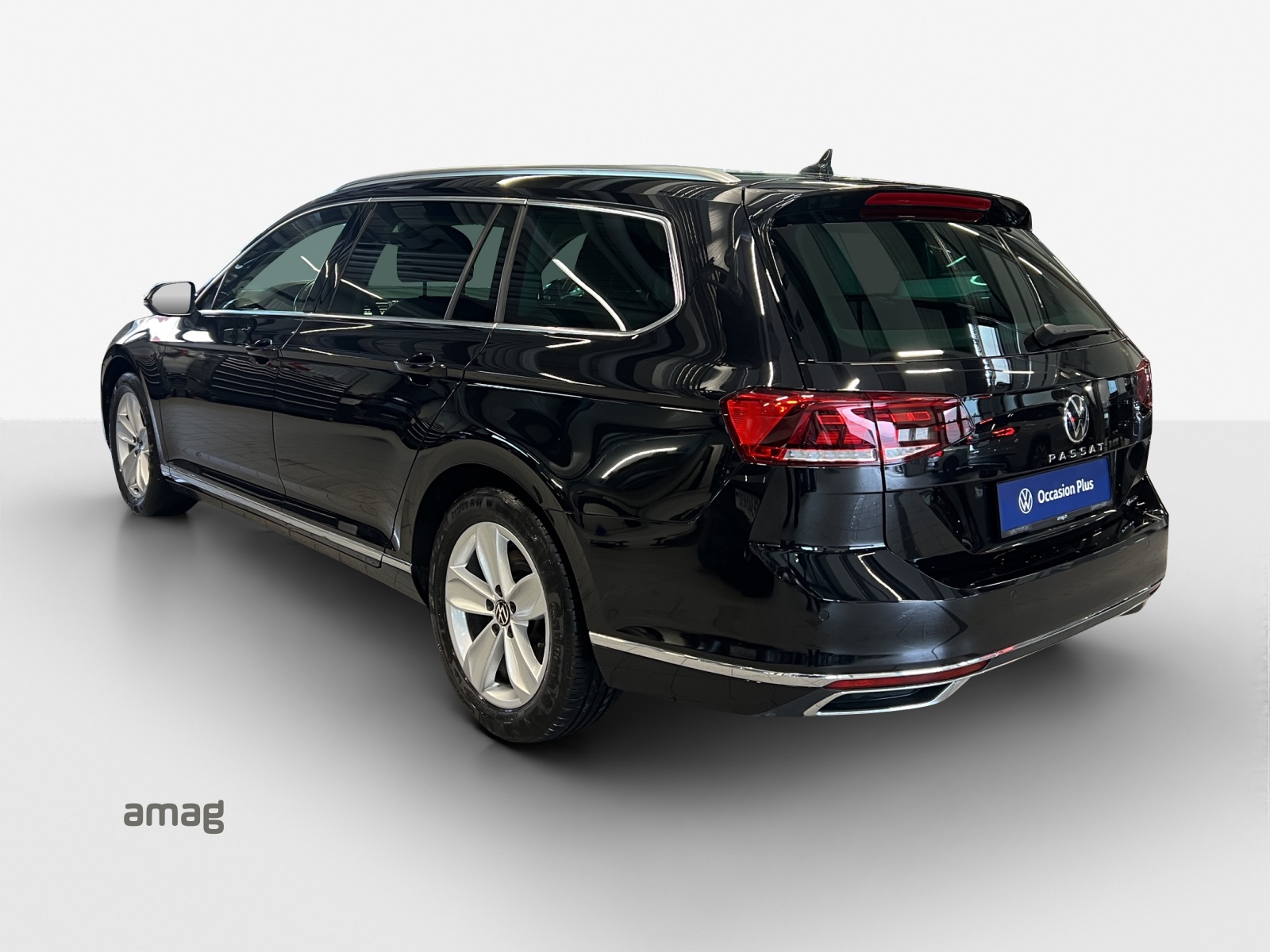 VW Passat 2.0 TDI BMT Elegance 4Motion DSG-image-3