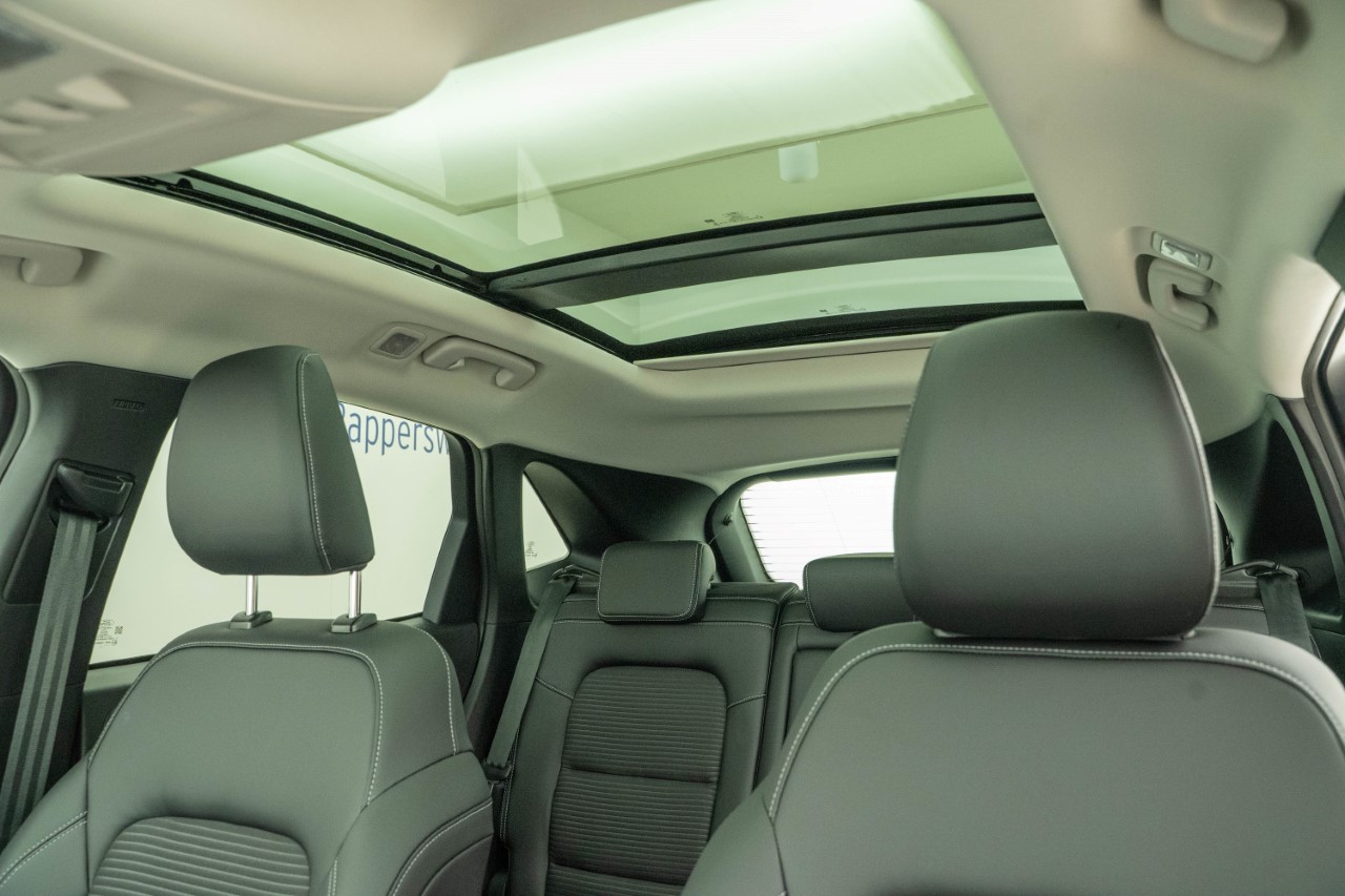 FORD Kuga 2.5 Plug-in Hybrid Titanium X-image-15