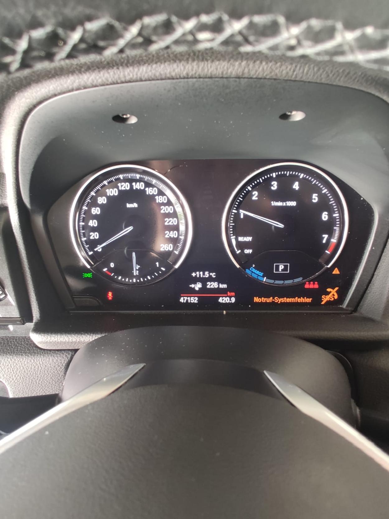 BMW 225xe Active Tourer-image-8