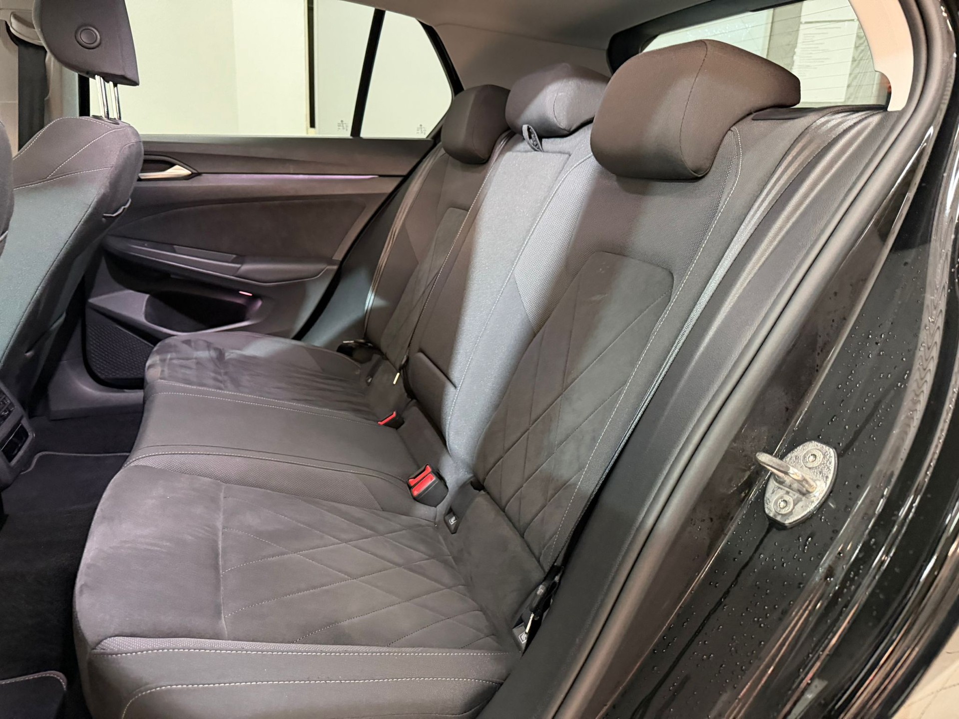 VW Golf 1.5 eTSI mHEV ACT Style DSG-image-9