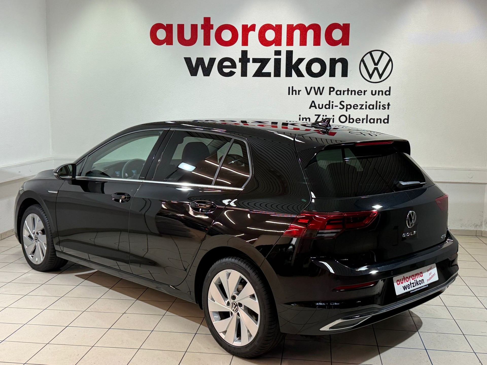 VW Golf 1.5 eTSI mHEV ACT Style DSG-image-2