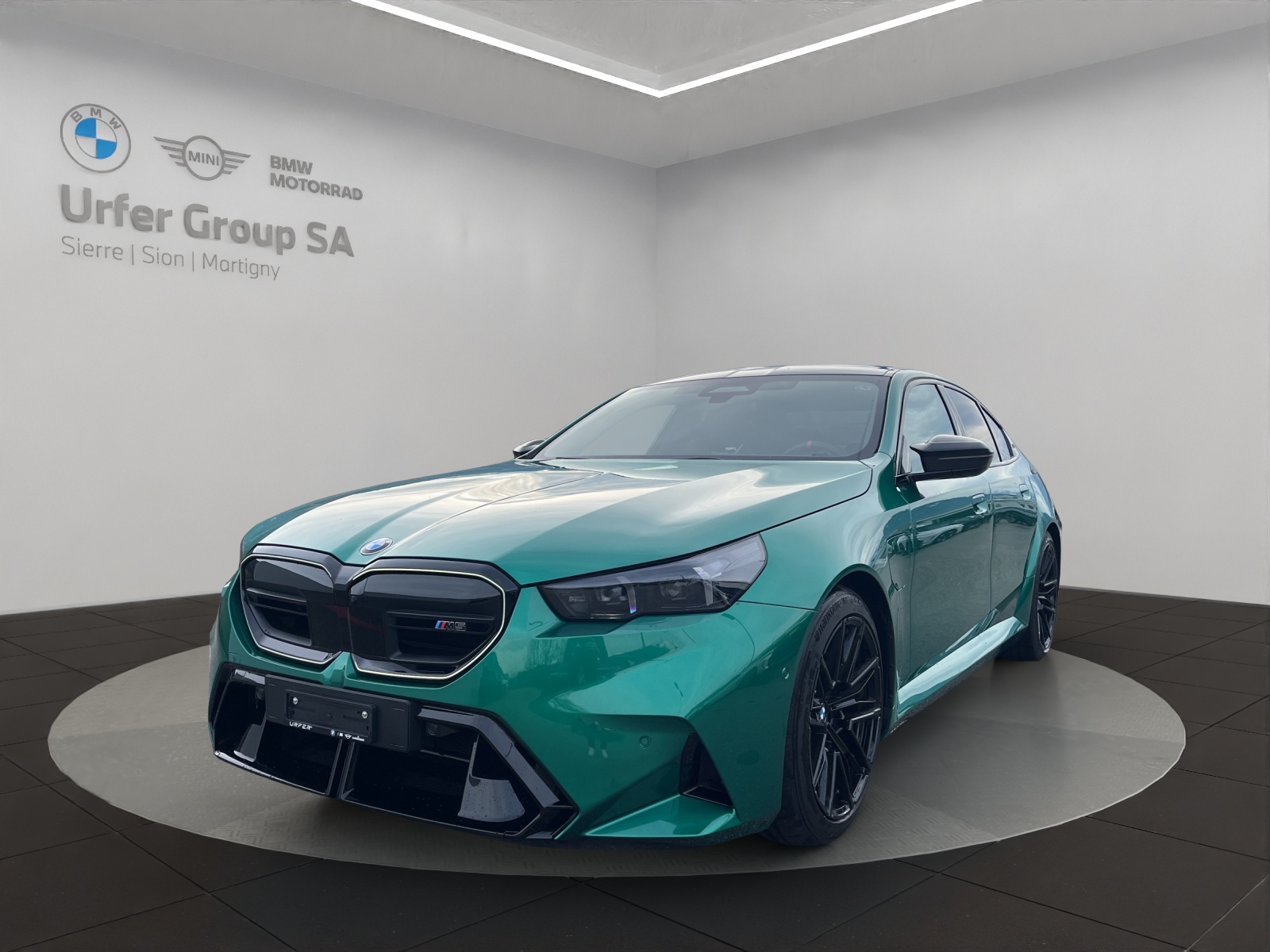 BMW M5 xDrive-image-0