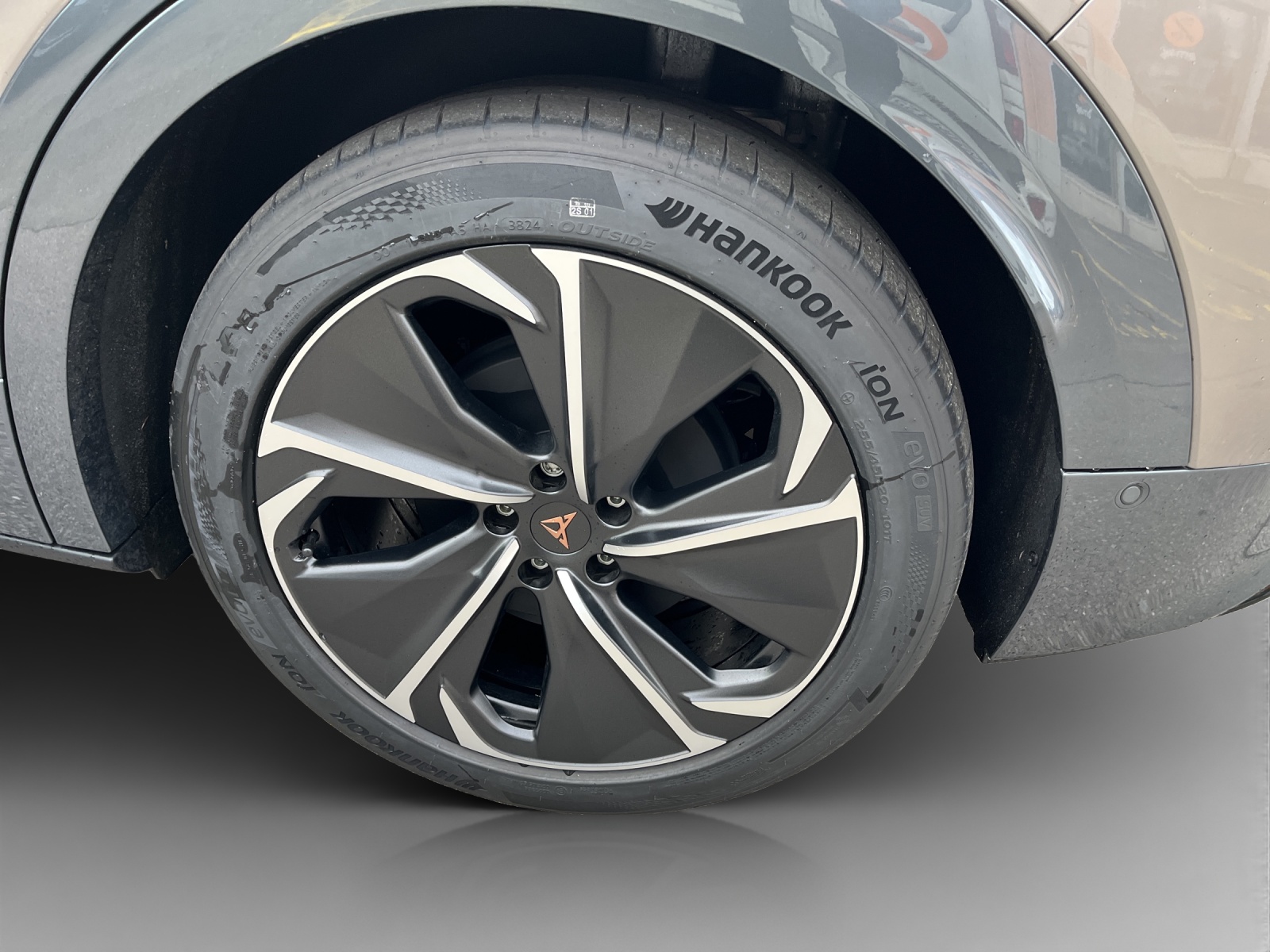 CUPRA Tavascan Type 8 77 kWh VZ-image-14