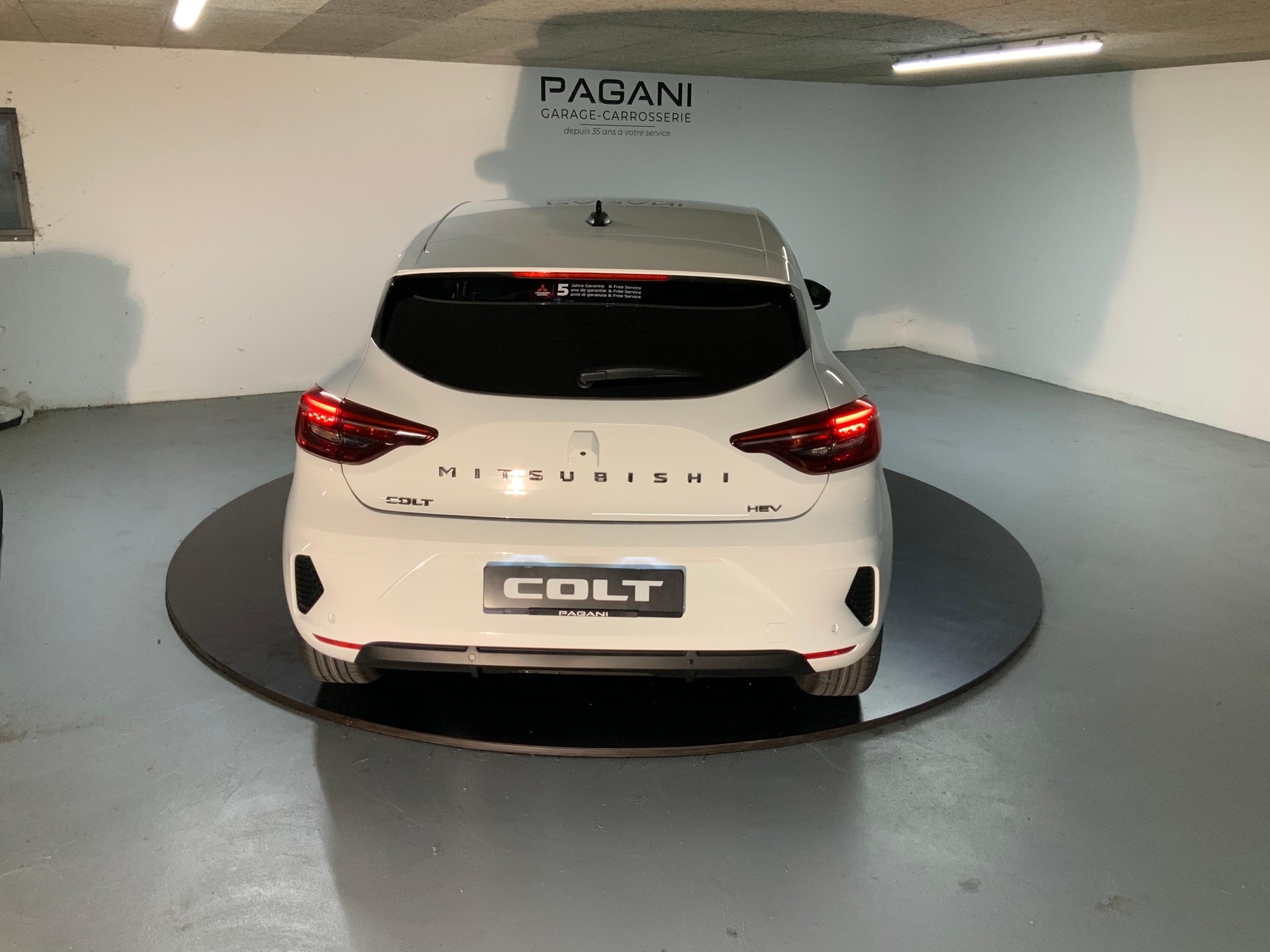 MITSUBISHI Colt 1.6 HEV Invite+-image-5