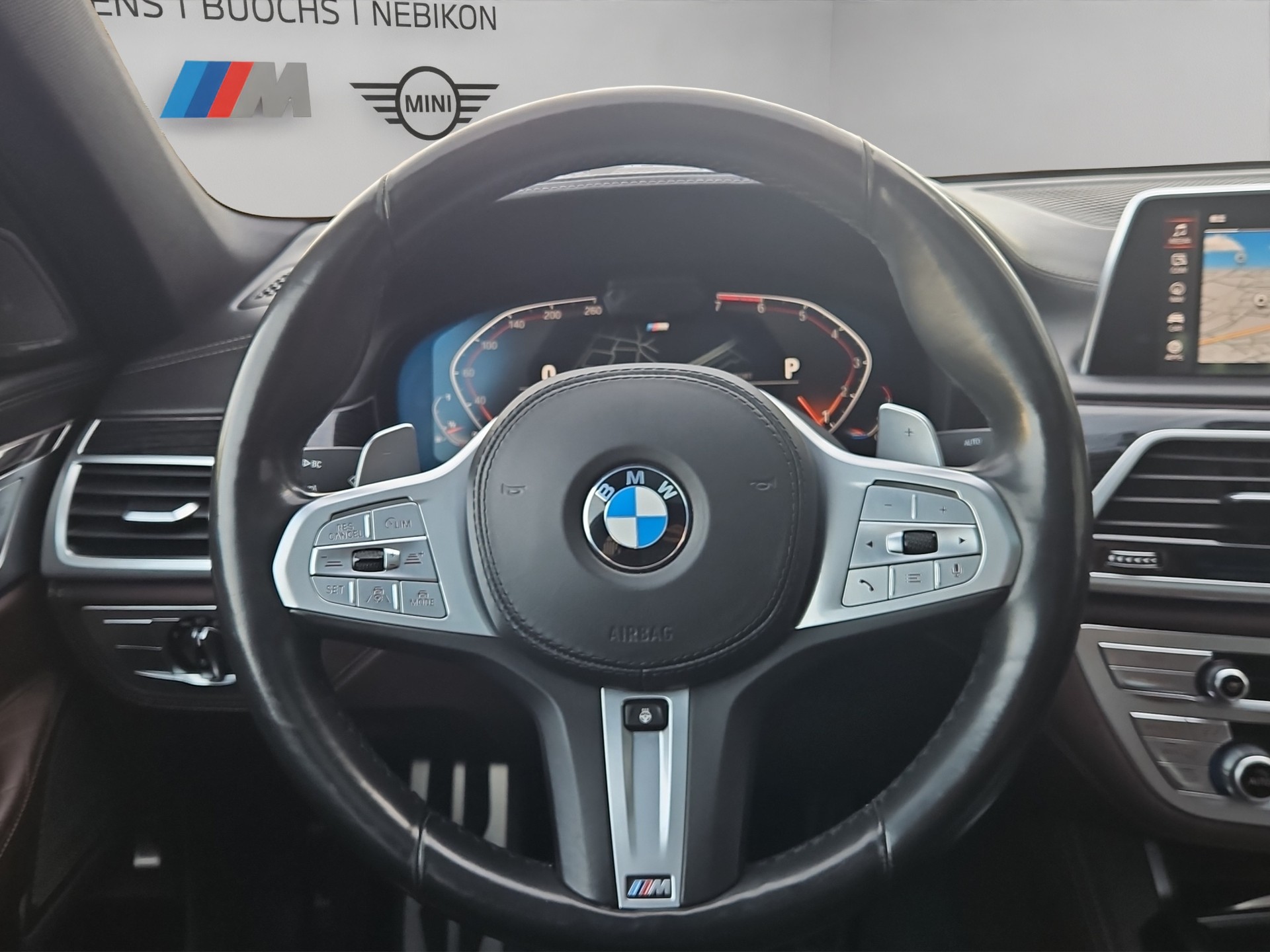 BMW 750i xDrive Steptronic-image-13