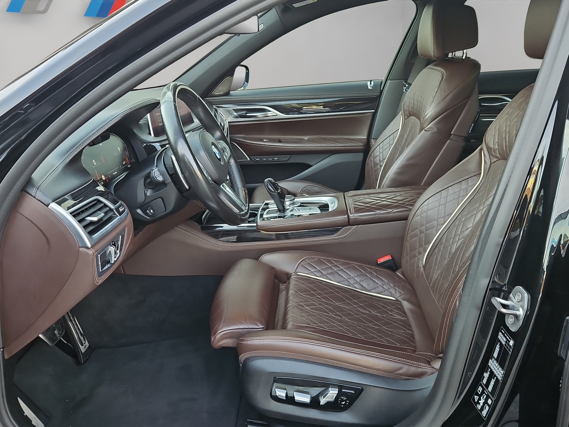 BMW 750i xDrive Steptronic-image-10