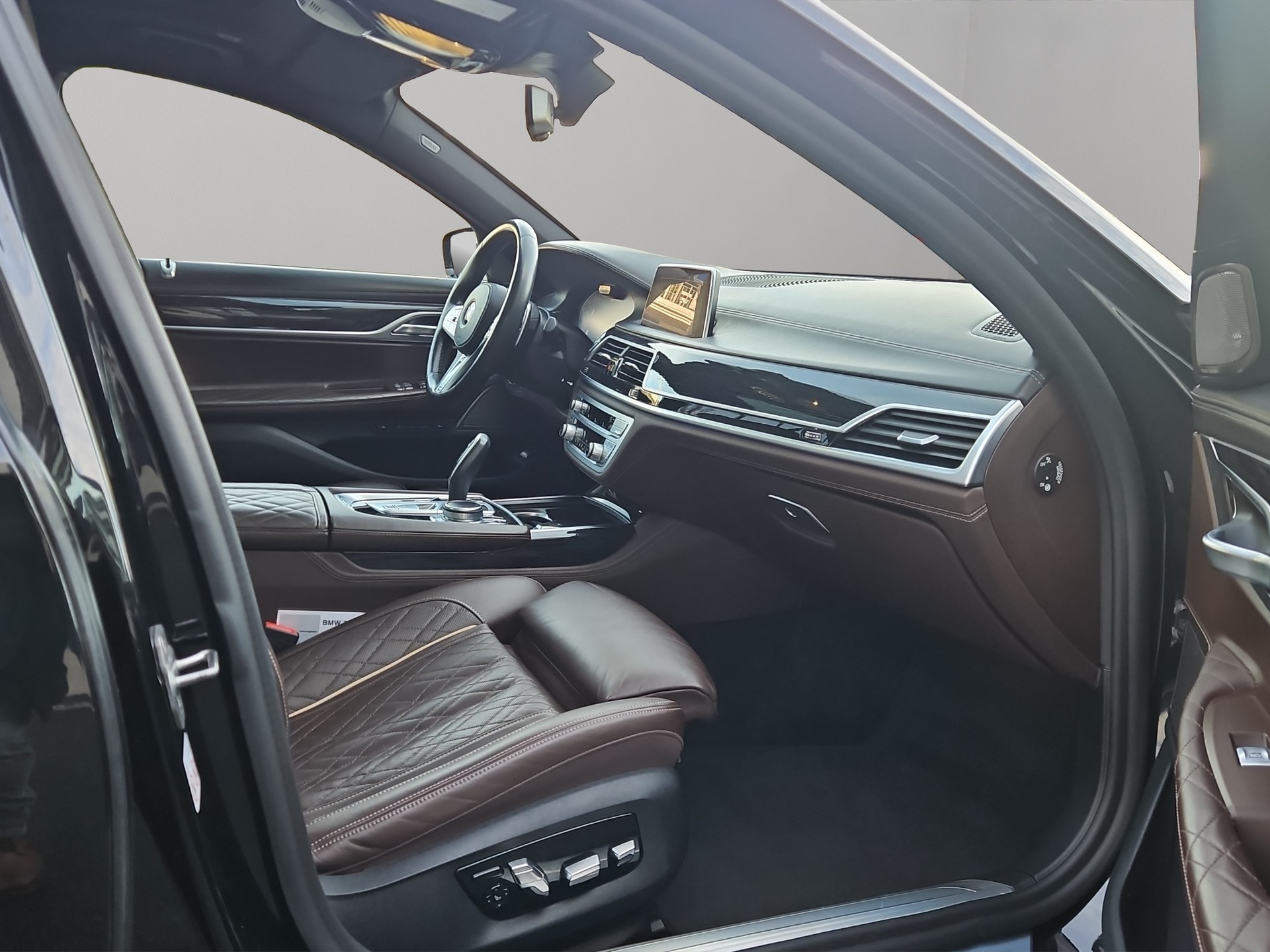BMW 750i xDrive Steptronic-image-20