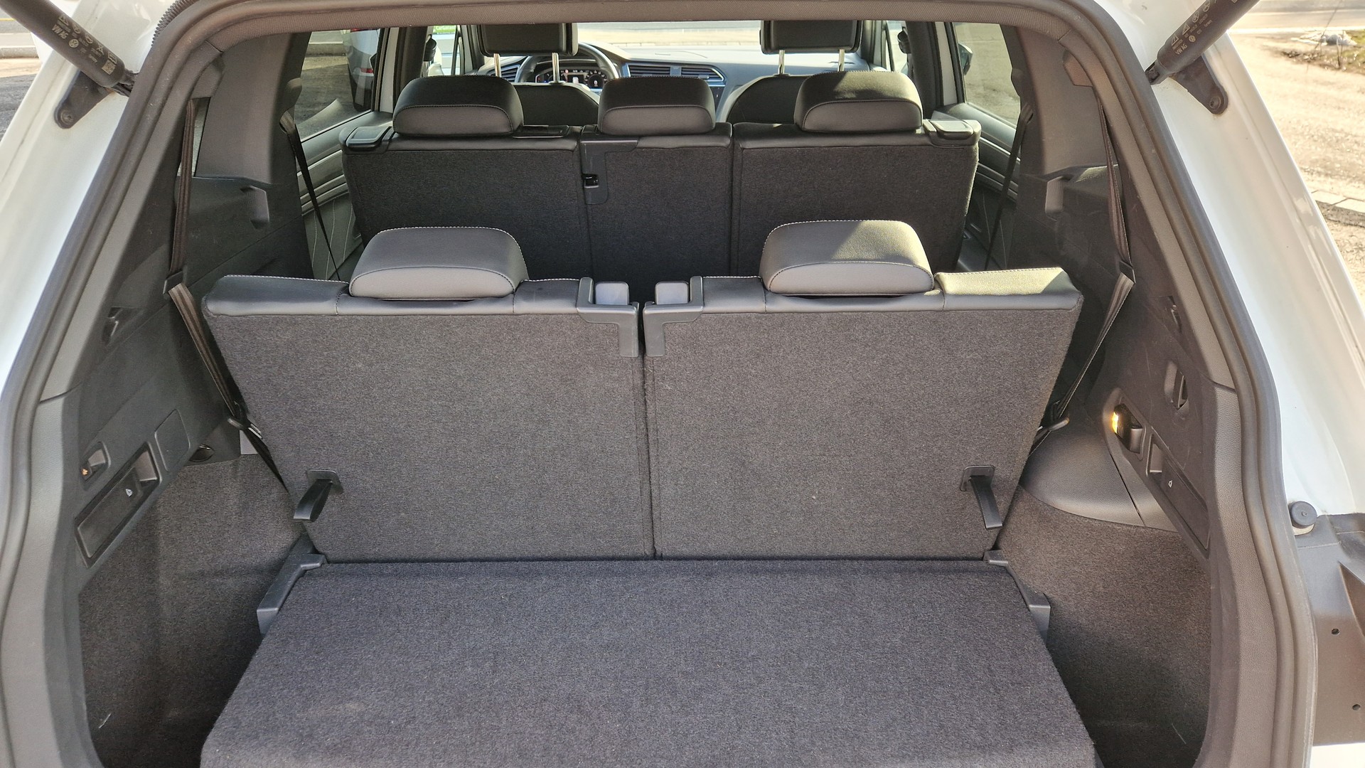 VW Tiguan Allspace 2.0 TDI SCR R-Line 4Motion DSG-image-12