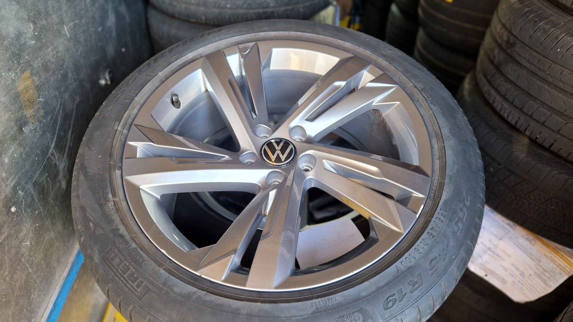 VW Tiguan Allspace 2.0 TDI SCR R-Line 4Motion DSG-image-15