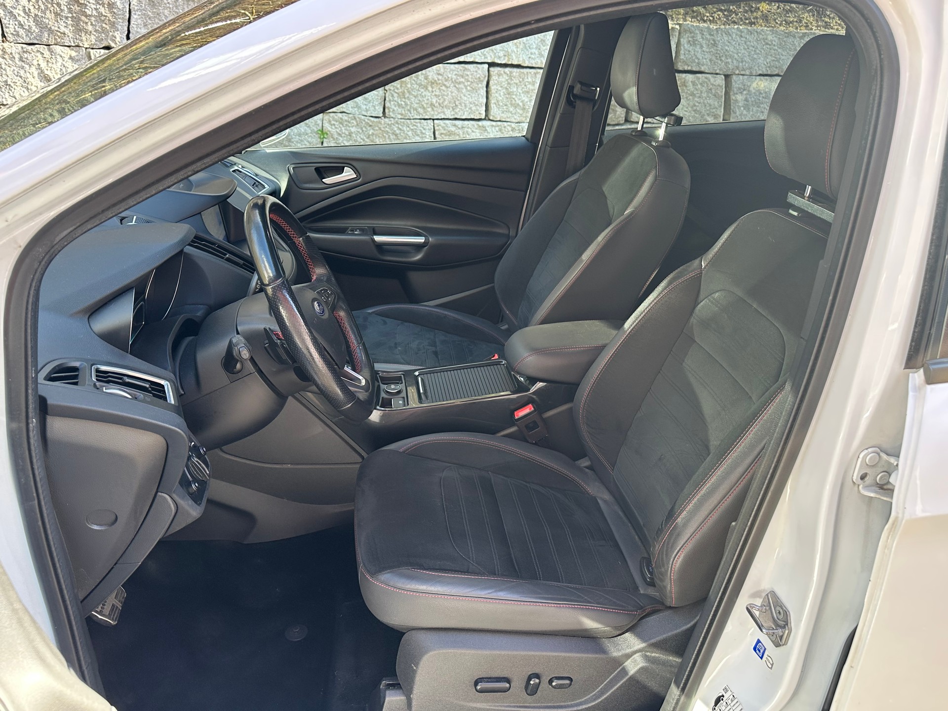 FORD Kuga 2.0 TDCi ST Line High 4WD PowerShift-image-10