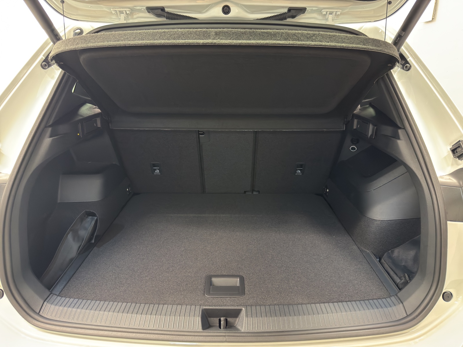 VW Tiguan 2.0 TSI R-Line DSG 4motion-image-10