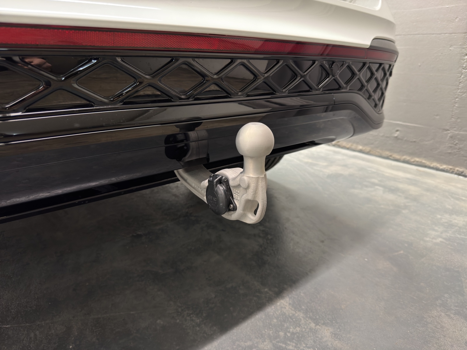 VW Tiguan 2.0 TSI R-Line DSG 4motion-image-13