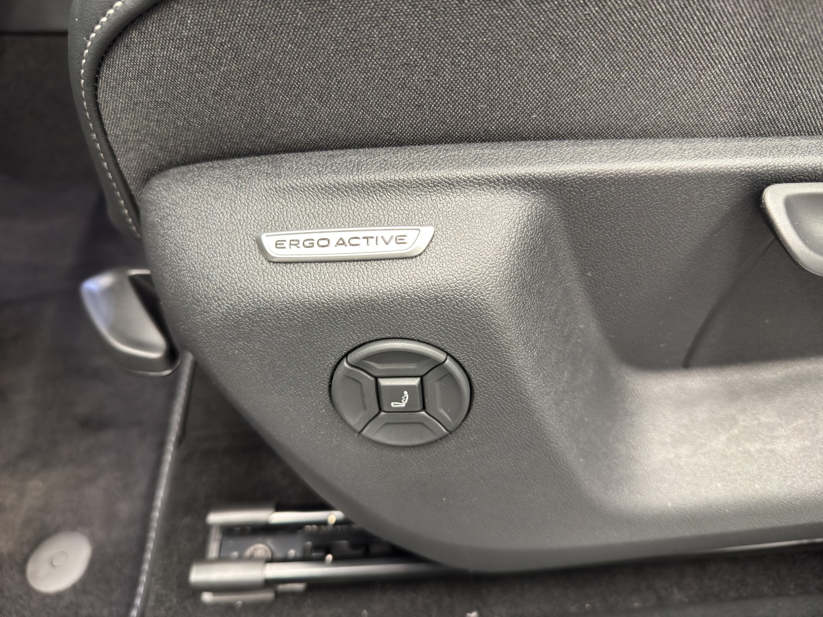 VW Tiguan 2.0 TSI R-Line DSG 4motion-image-15