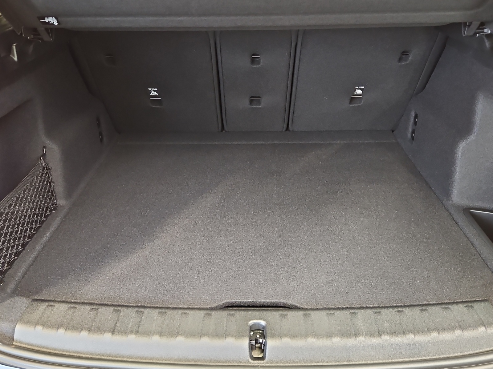 BMW X1 sDrive 18i-image-14