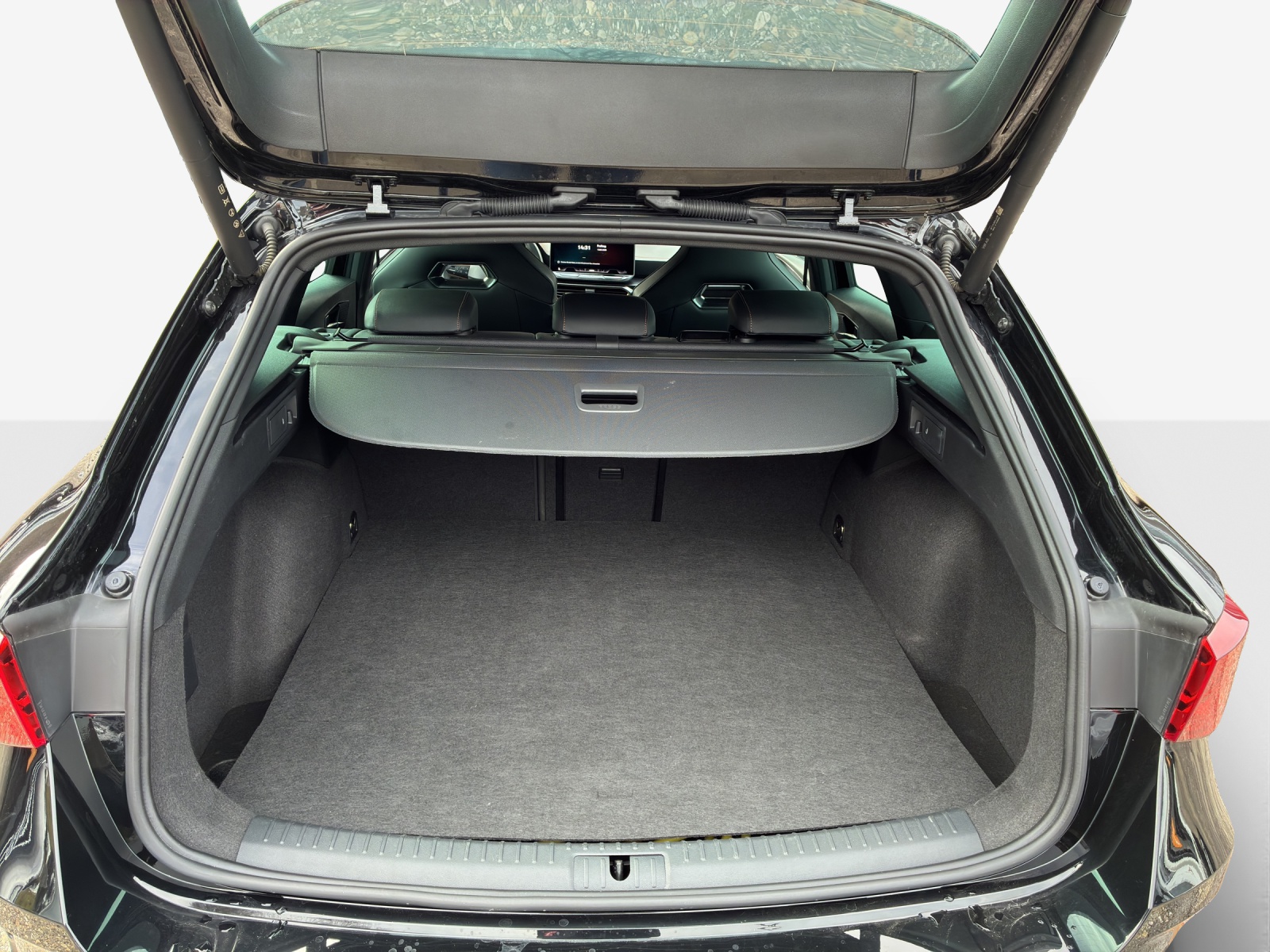 CUPRA LEON ST 1.5 e-HYBRID pHEV VZ DSG-image-12