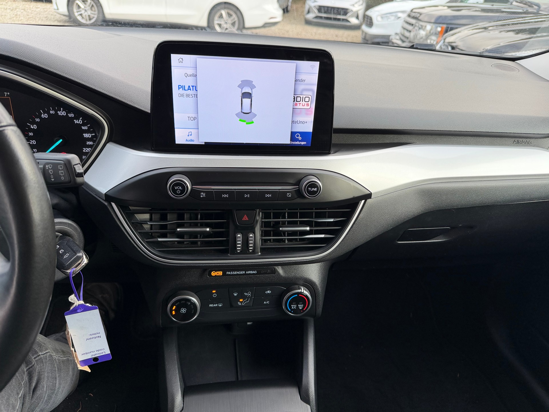 FORD Focus 1.5 TDCi Trend Automatic-image-8