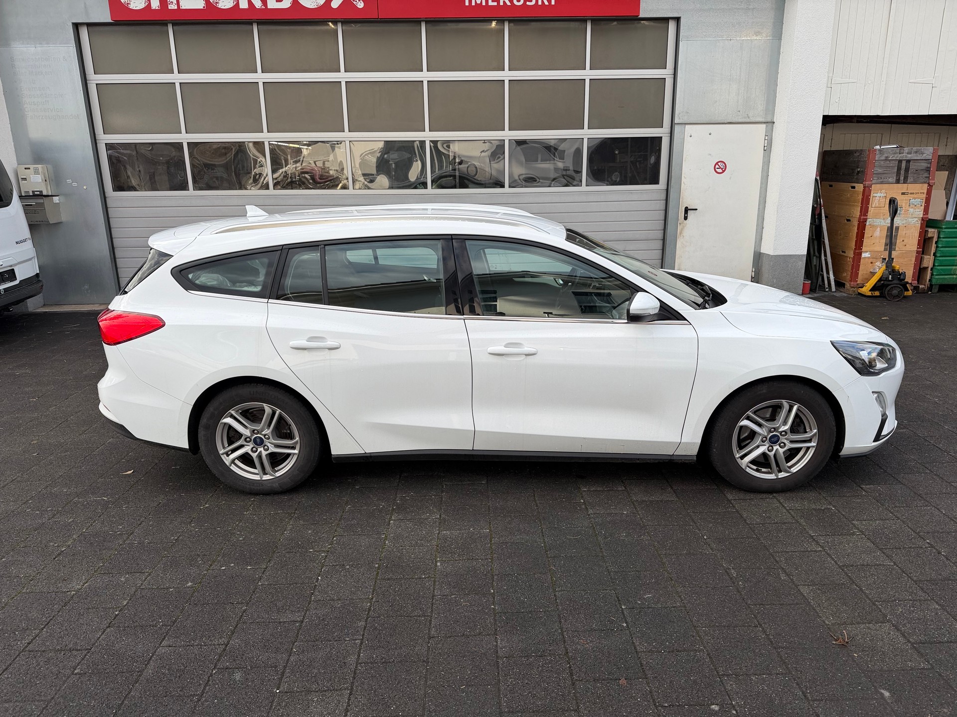 FORD Focus 1.5 TDCi Trend Automatic-image-3