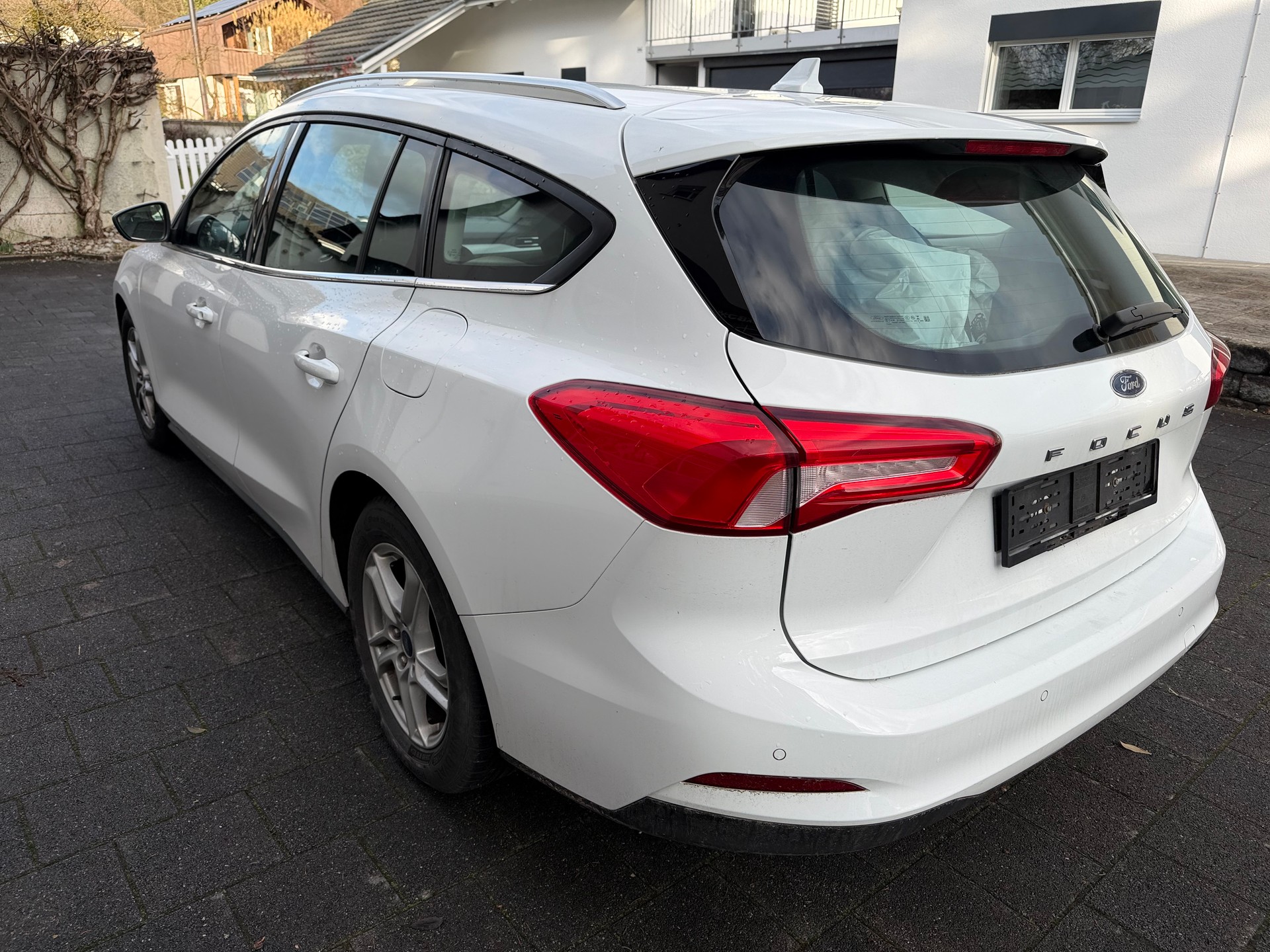 FORD Focus 1.5 TDCi Trend Automatic-image-4